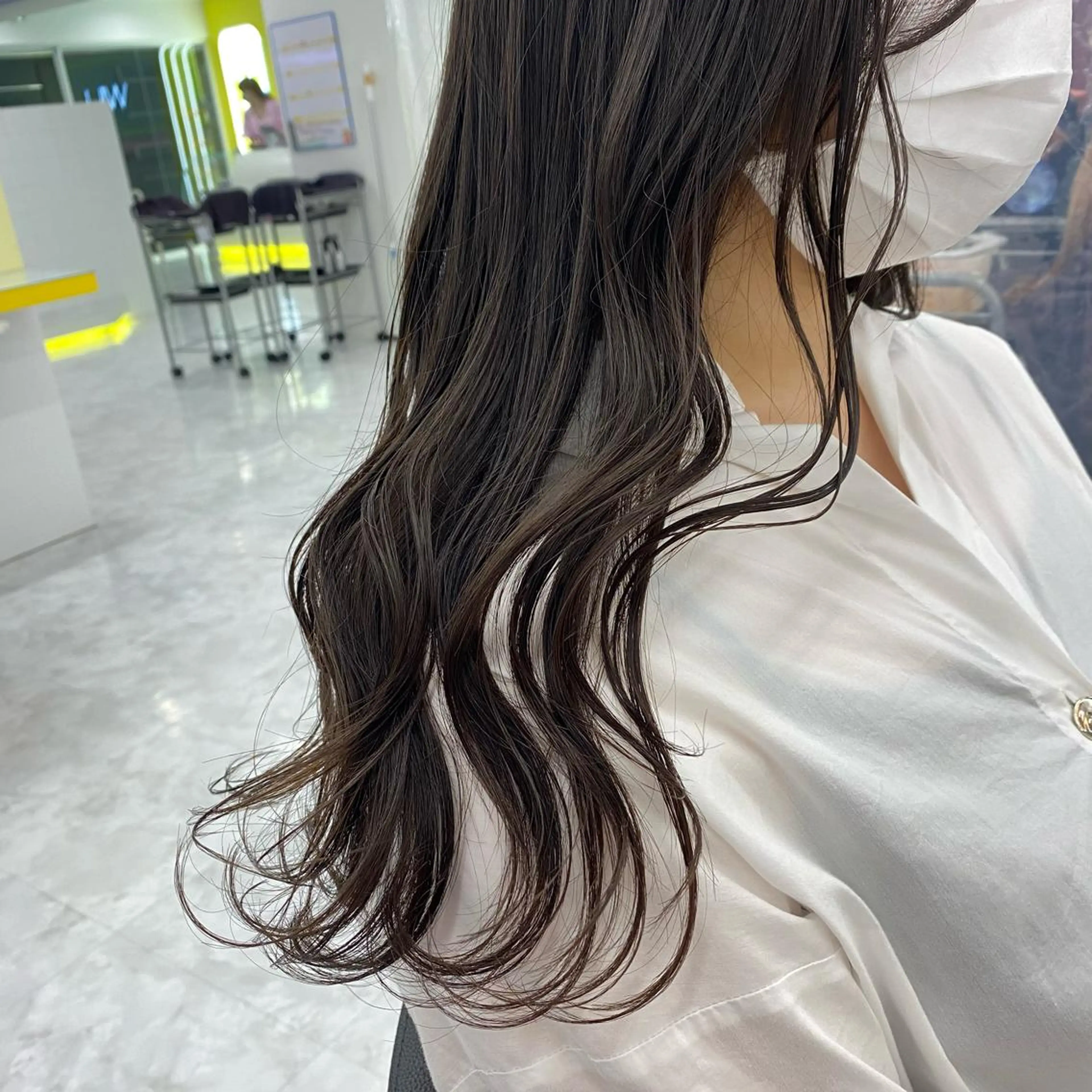 セミロング カラー ヘアアレンジ ヘアカラー トリートメント mai🍑暖色カラー /レイヤー💖のヘアスタイル