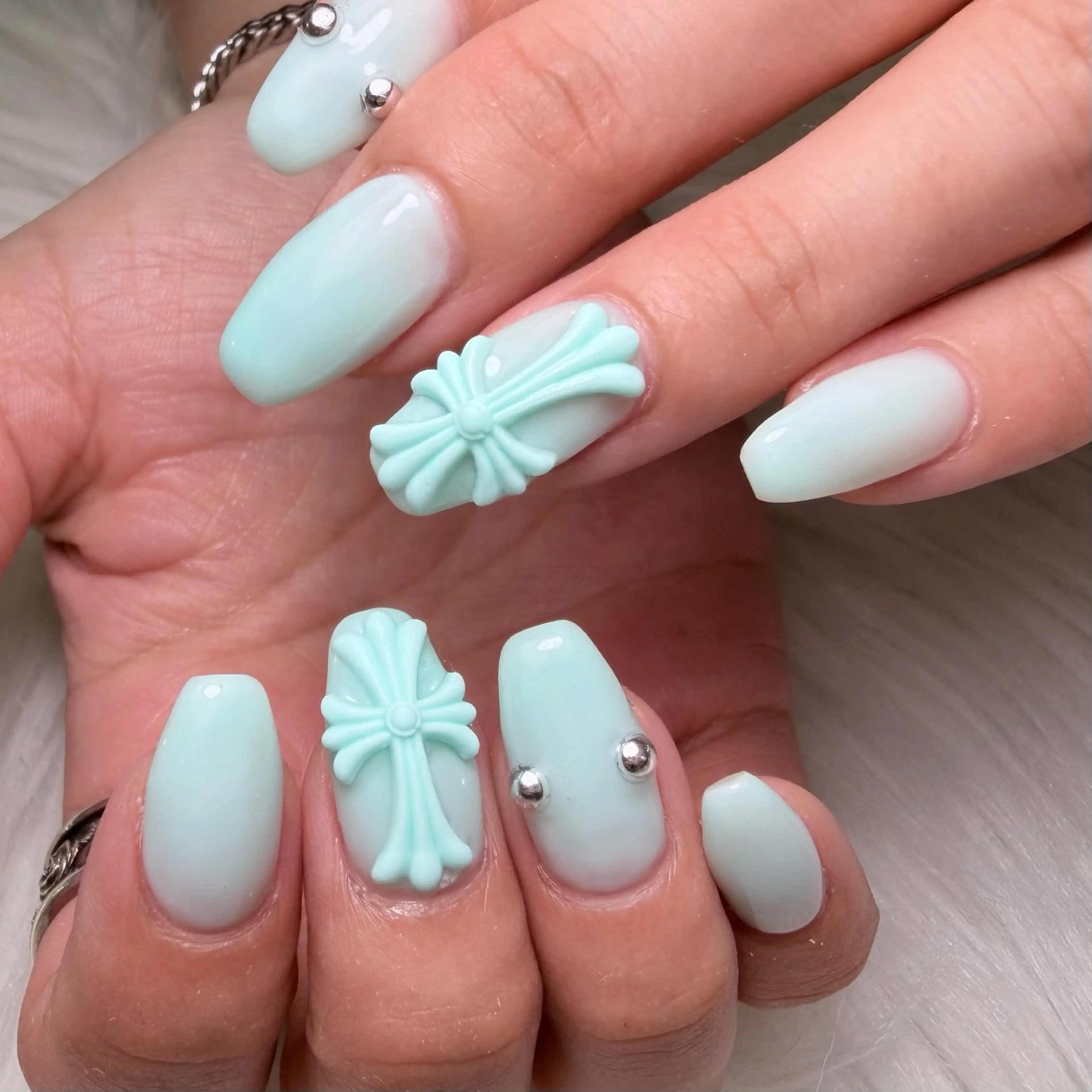 ネイル Nailsalon petille所属・H azのネイルデザイン