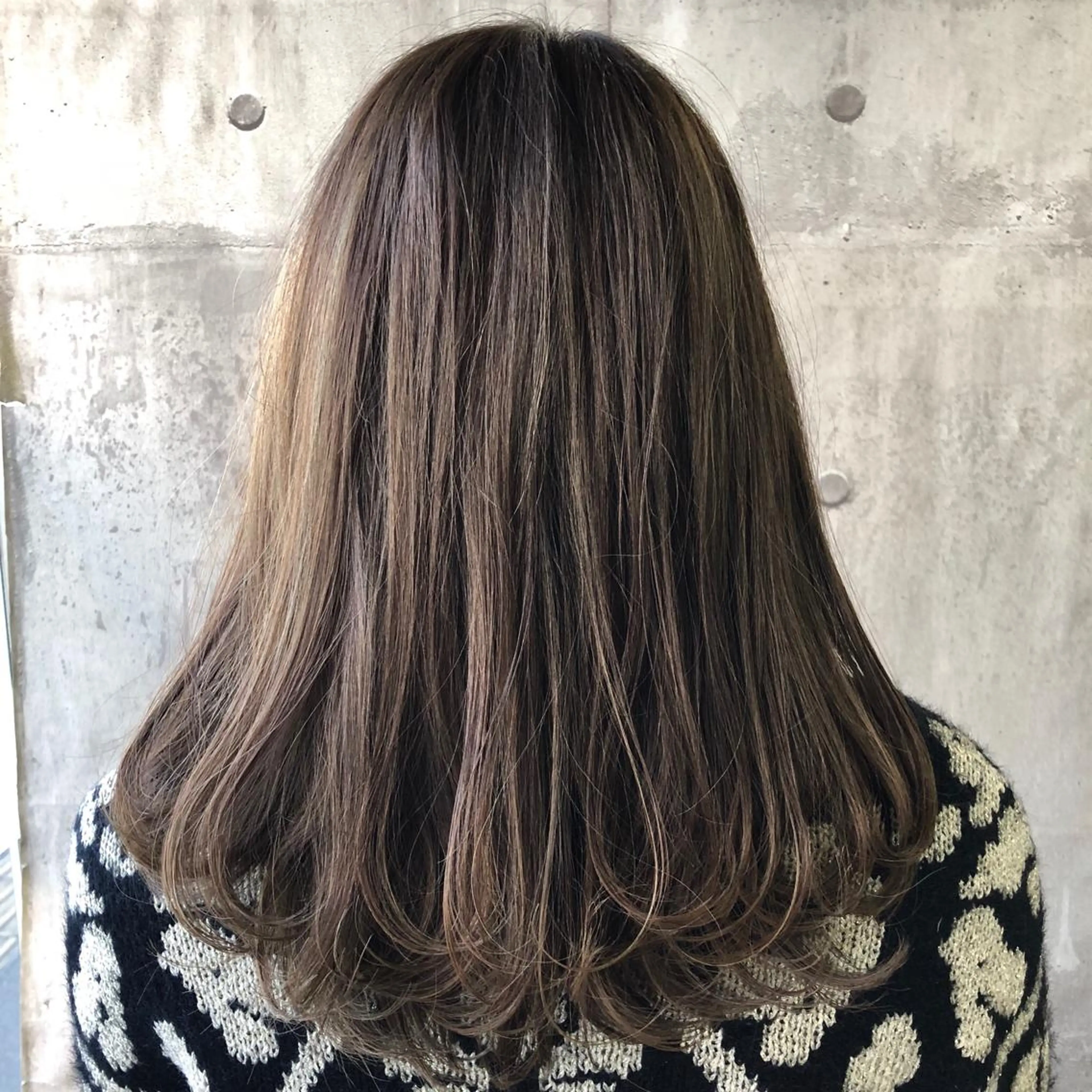 セミロング カラー 菅沢 奈生のヘアスタイル