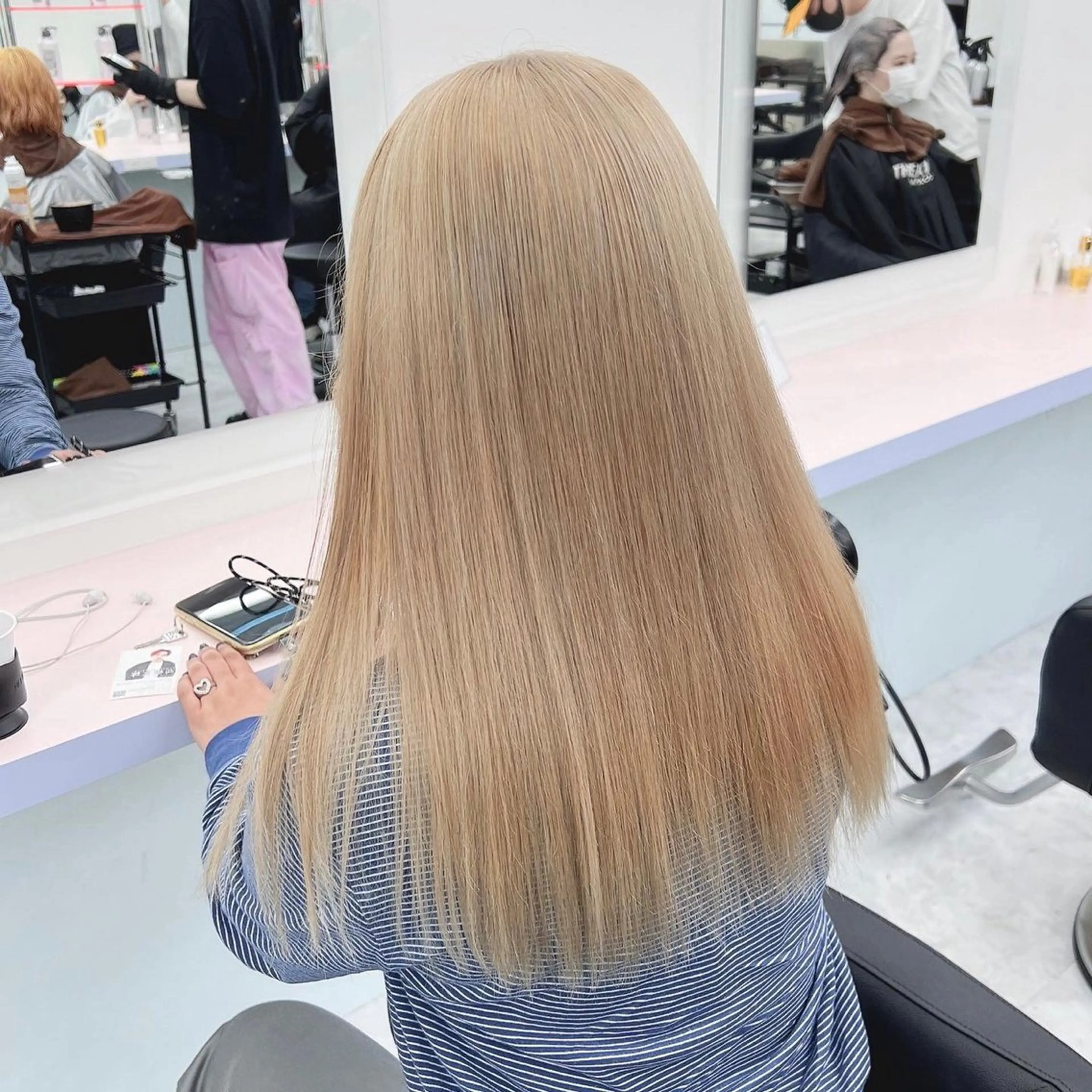 セミロング カラー ヘアアレンジ ヘアカラー トリートメント ヘッドスパ ヘアセット 🪞official THREE 横浜🎀のヘアスタイル