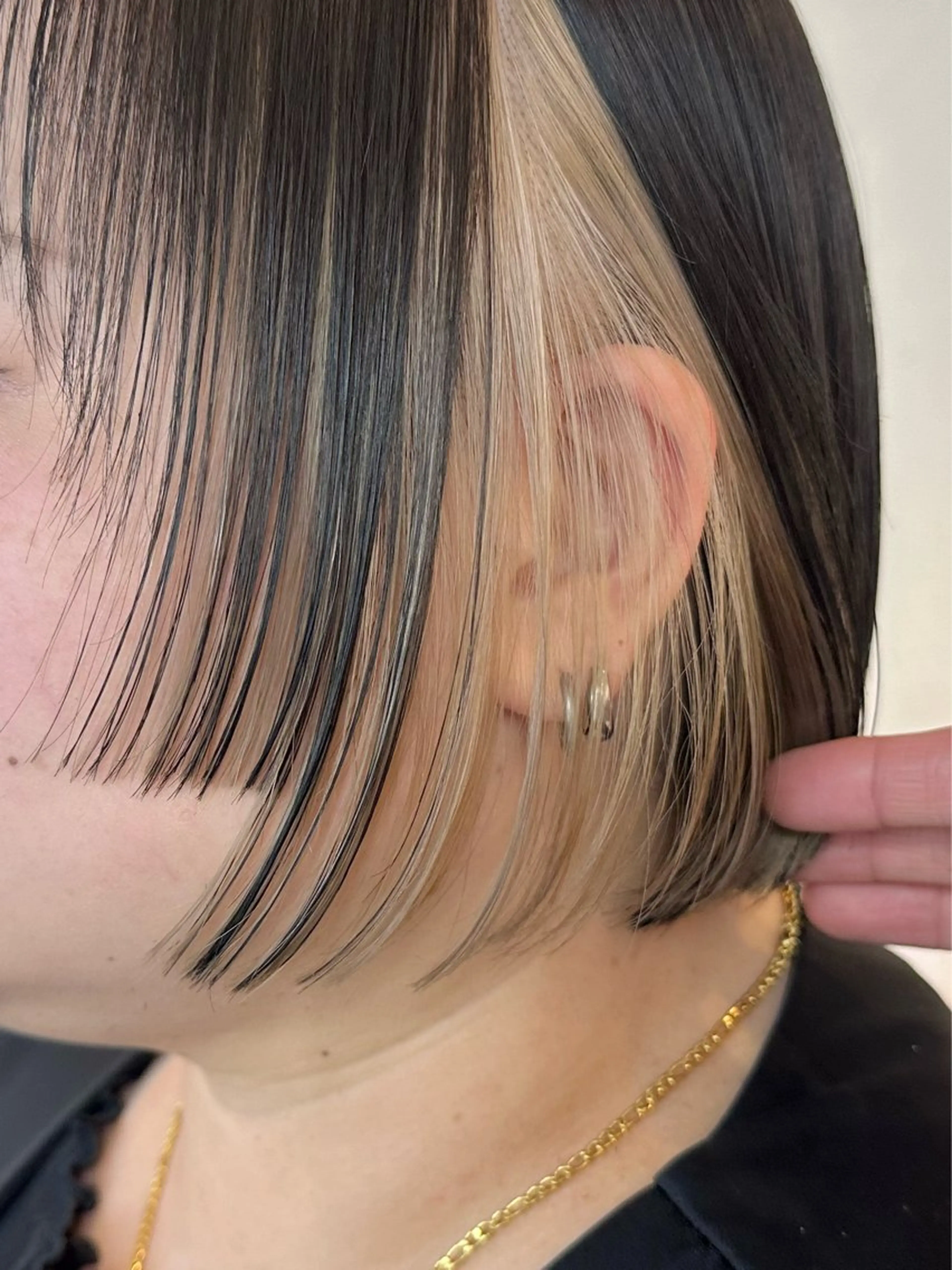 ミディアム カラー ベージュカラー ブリーチ インナーカラー ミルクティーベージュ ボブ カット ヘアカラー トリートメント インナーカラー/レイ ヤーカット♡/マキシのヘアスタイル