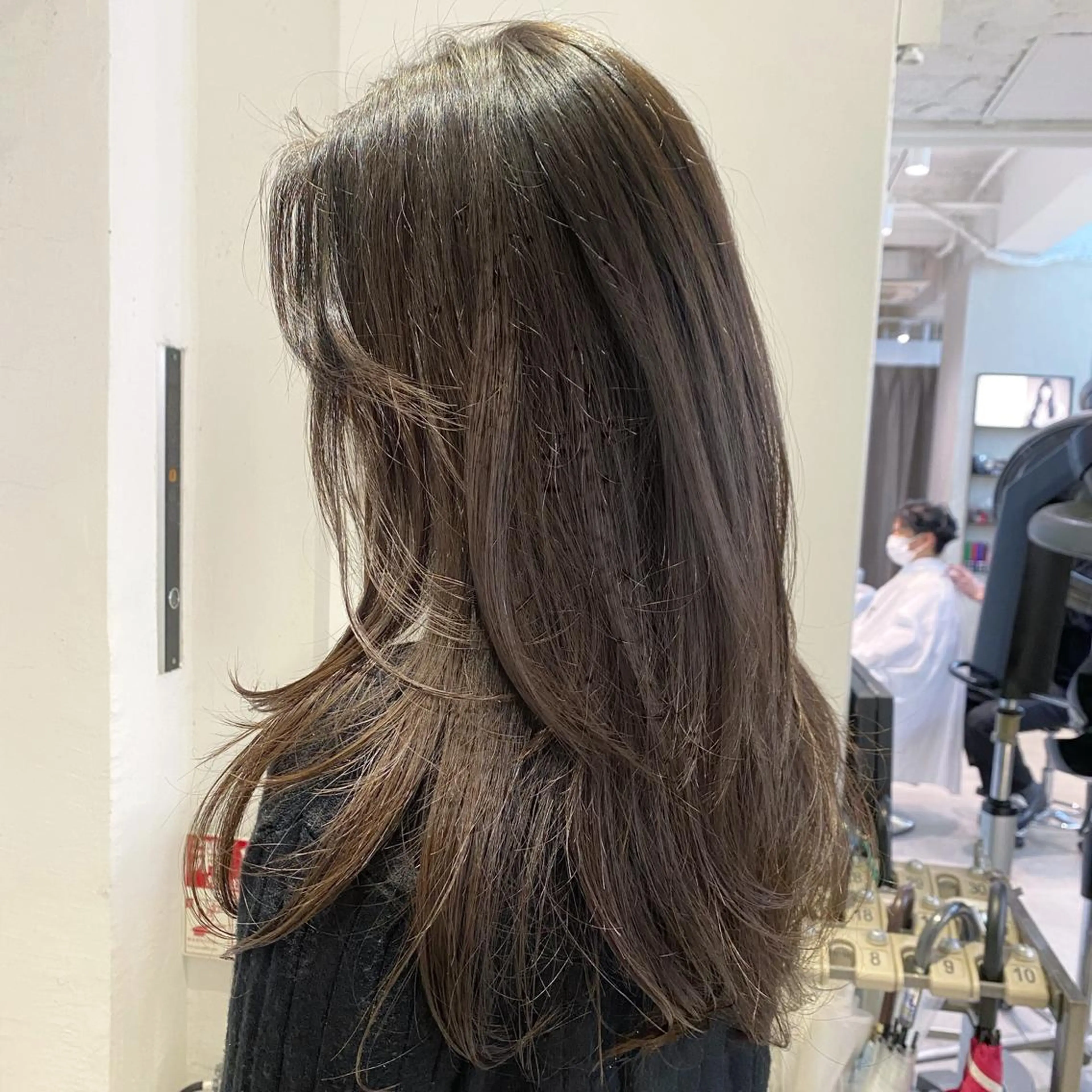 ロング カラー カット レイヤーカット カノン🩷のヘアスタイル