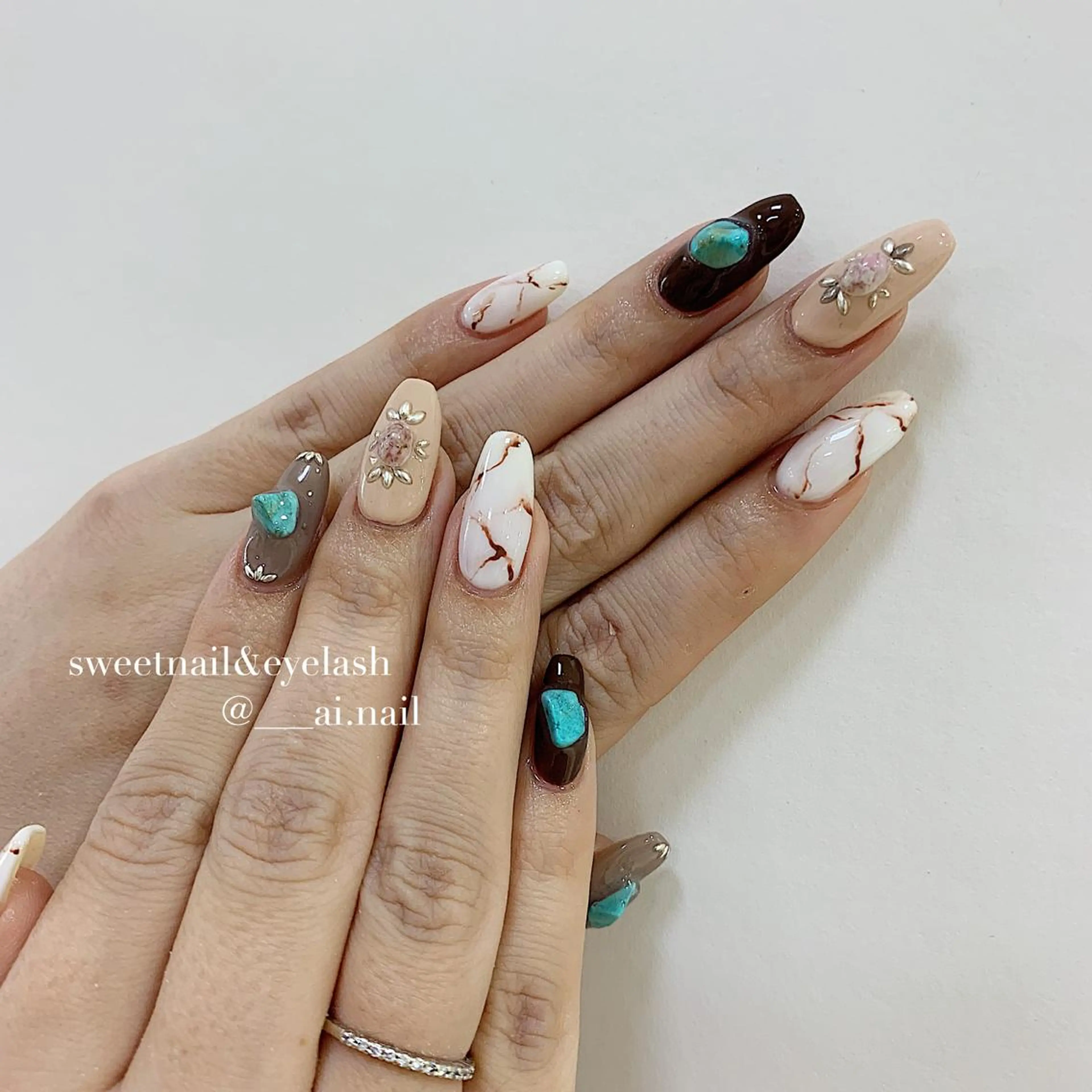 ネイル 🍃伏見 / soL nail / aiのネイルデザイン