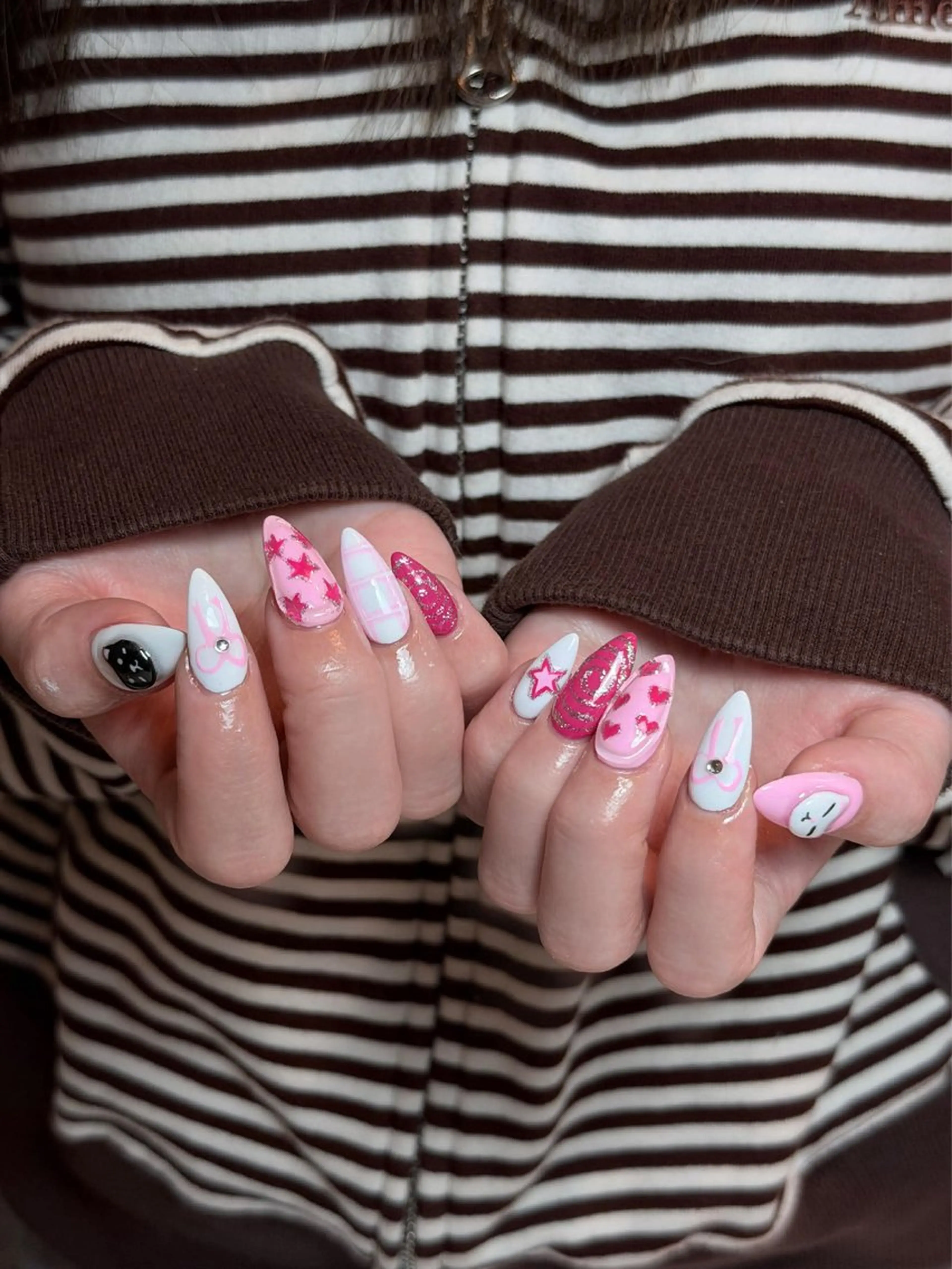 ネイル オーロラネイル ボルドー ブラウン 氷ネイル・うるうるネイル キラキラネイル ハンドネイル Julli ジュリのネイルデザイン