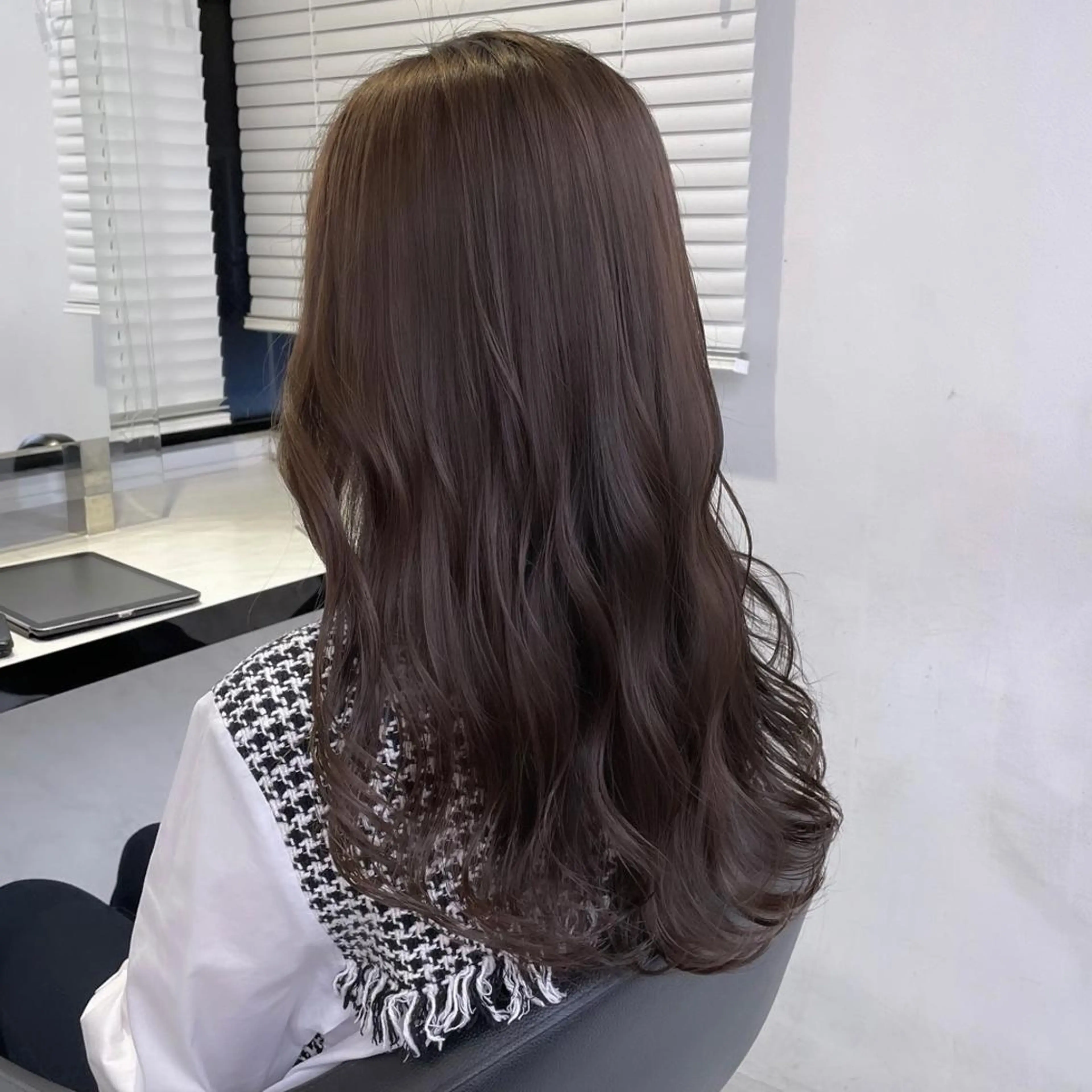セミロング カラー 🩰透明感カラー♡ UTA🩰のヘアスタイル
