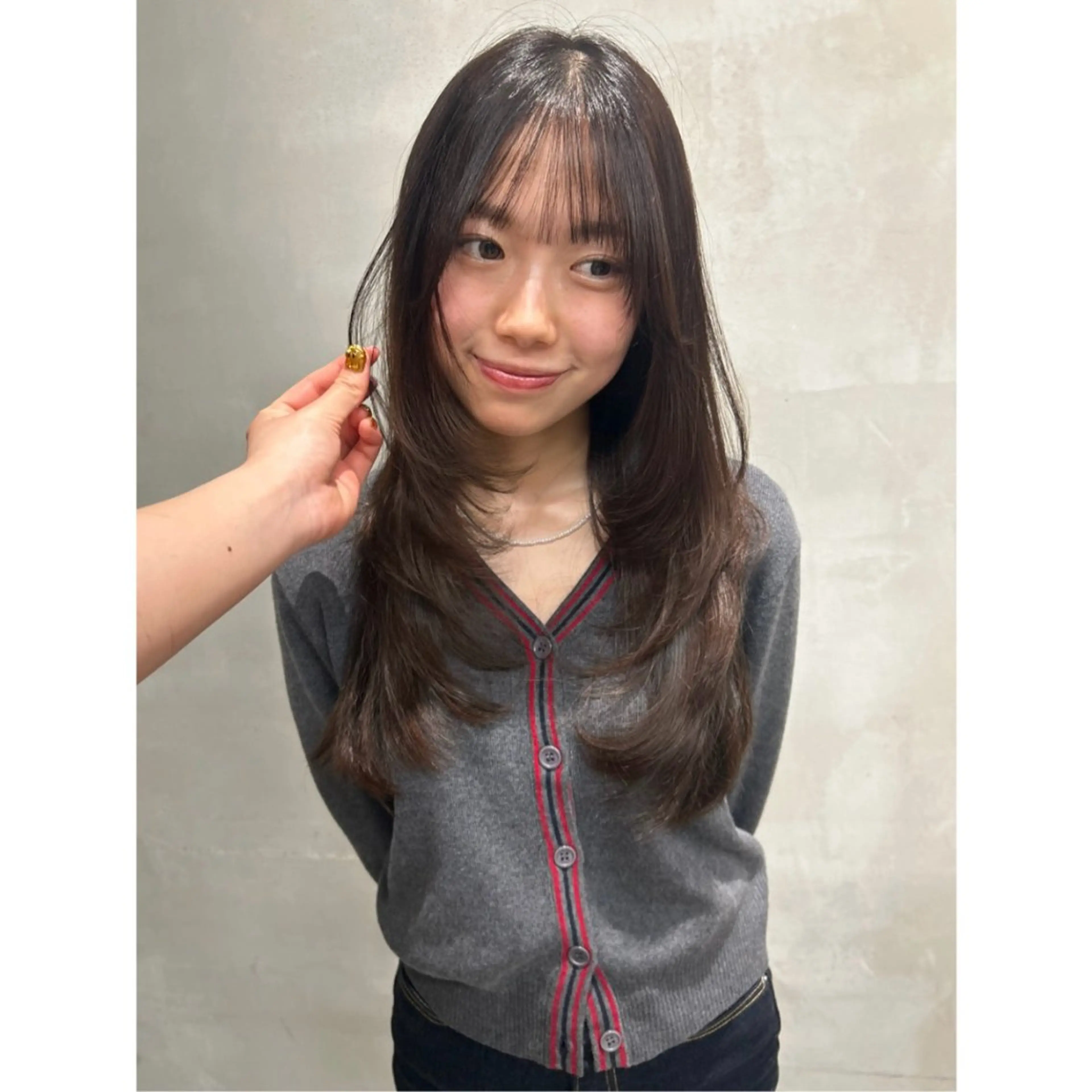 ロング カエデ🐬 カットカラーモデルのヘアスタイル