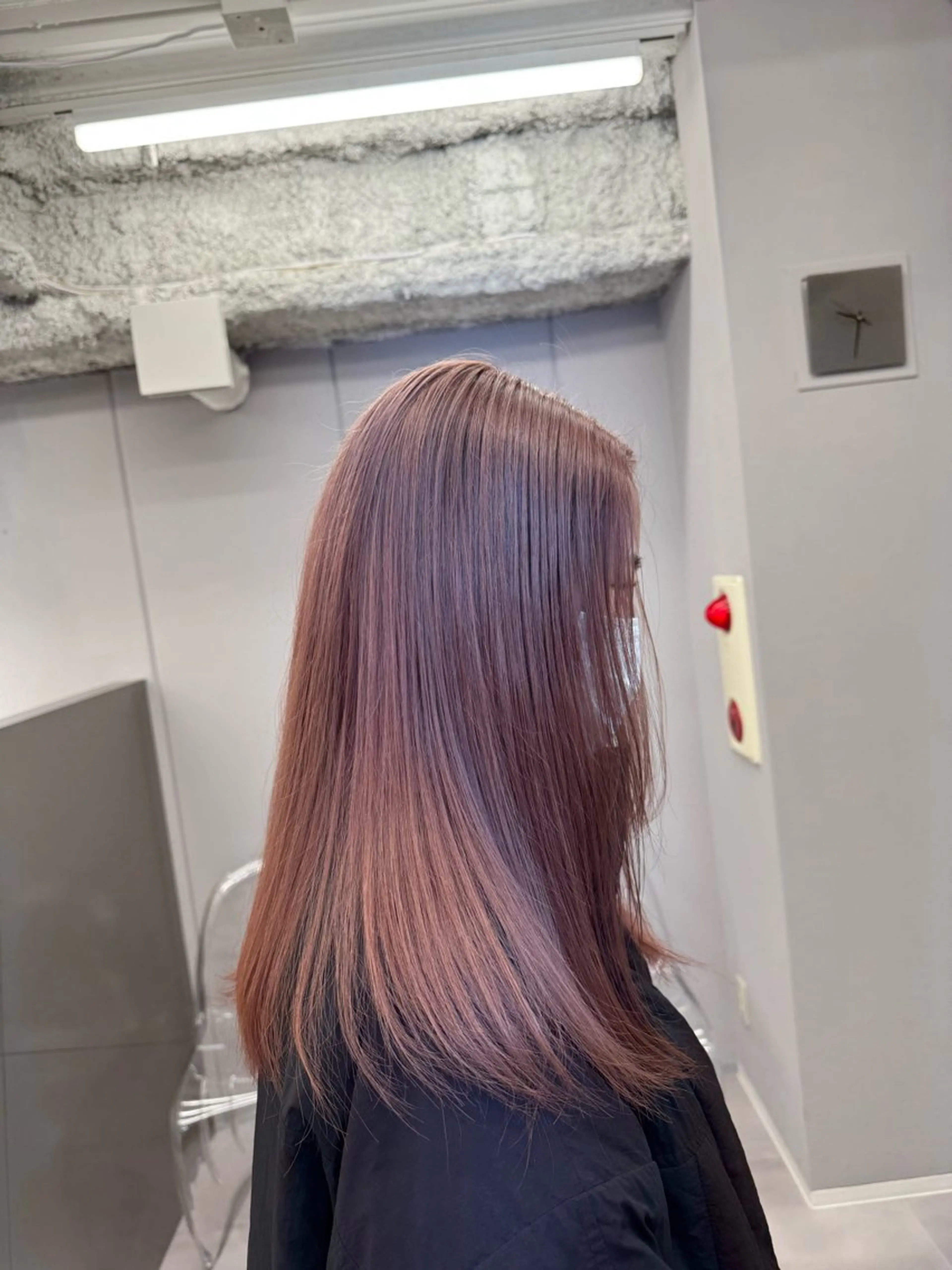 セミロング カラー 切りっぱなしボブ セミロングパーマ バレイヤージュ ベージュカラー ブリーチ ほの カラー特化/ ブリーチ/ボブのヘアスタイル