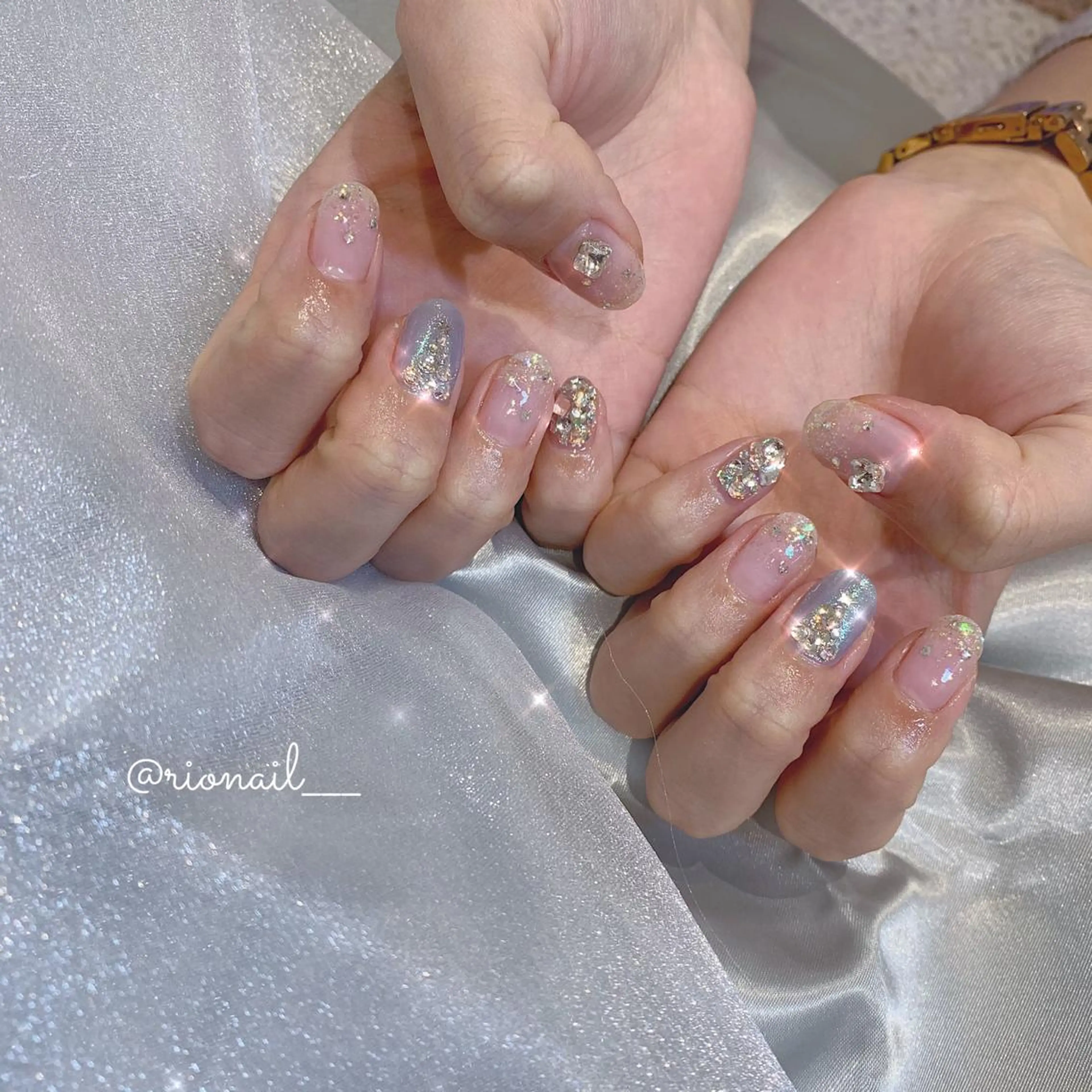 ネイル 冬ネイル クリスマス ハンドネイル 𝘙𝘪𝘰𝘯𝘢 ...🕯🤍のネイルデザイン