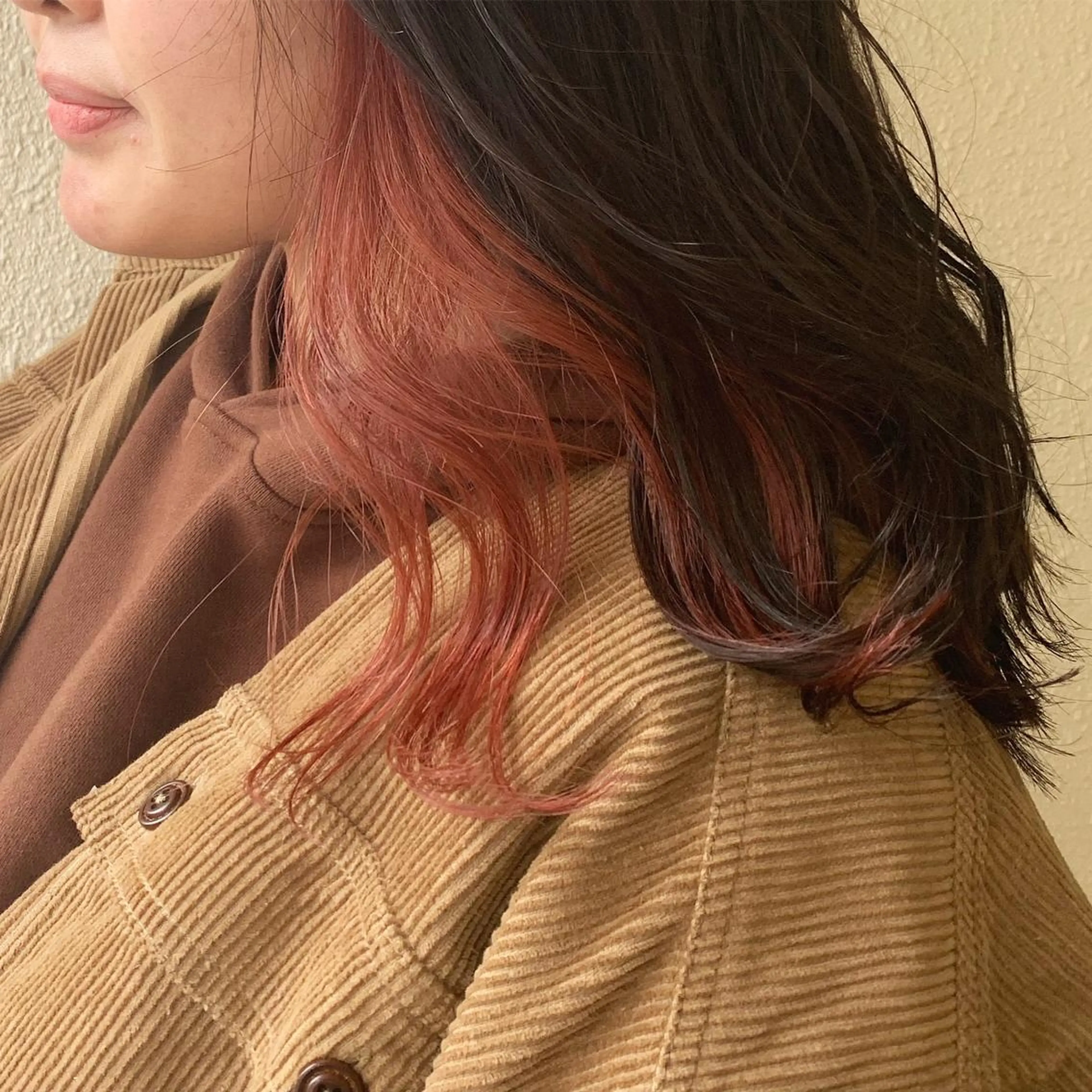 ロング カラー インナーカラー オレンジ ピンクカラー iLi所属・iLi 《イリ》のヘアスタイル