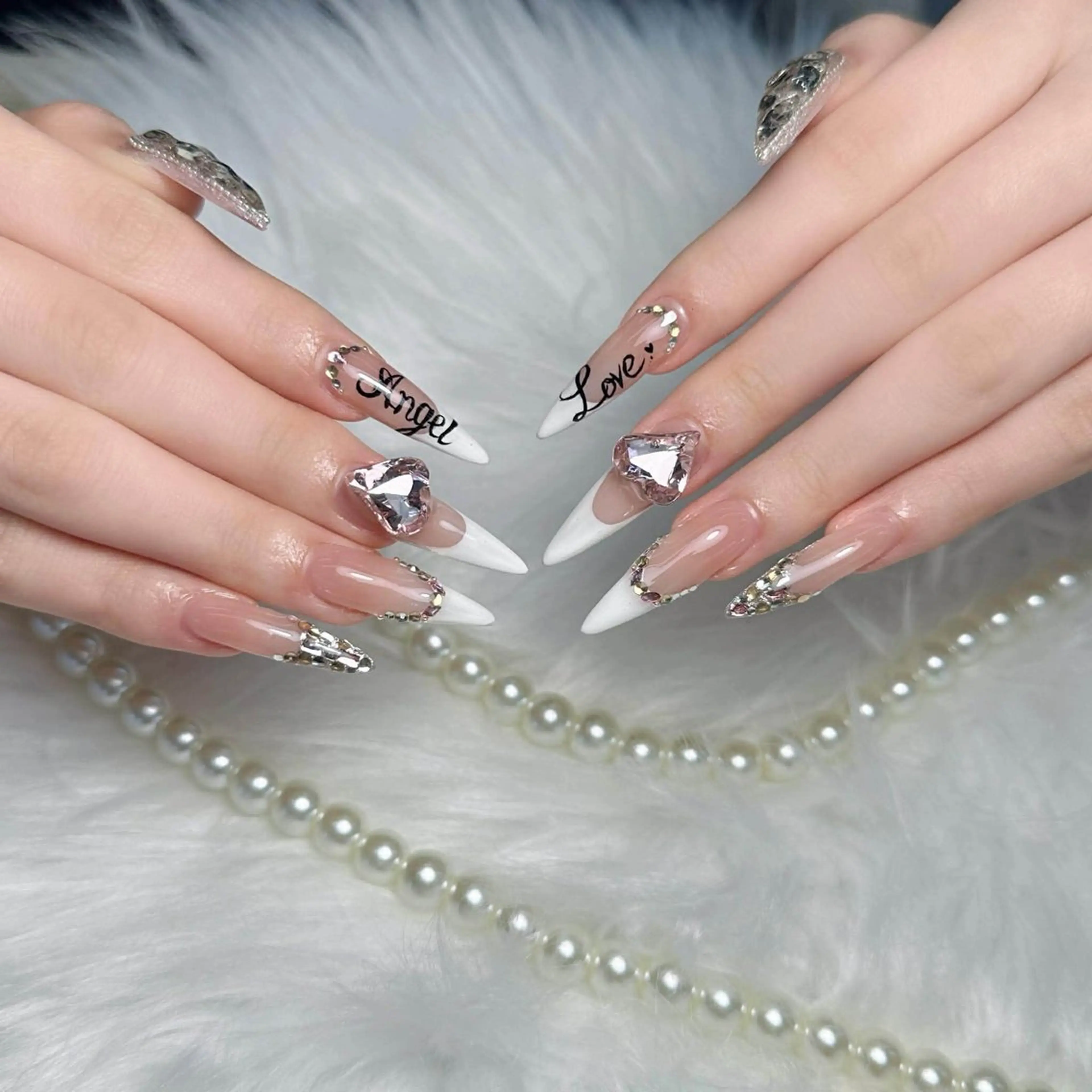 ネイル ハンドネイル いちご ちゃんのネイルデザイン