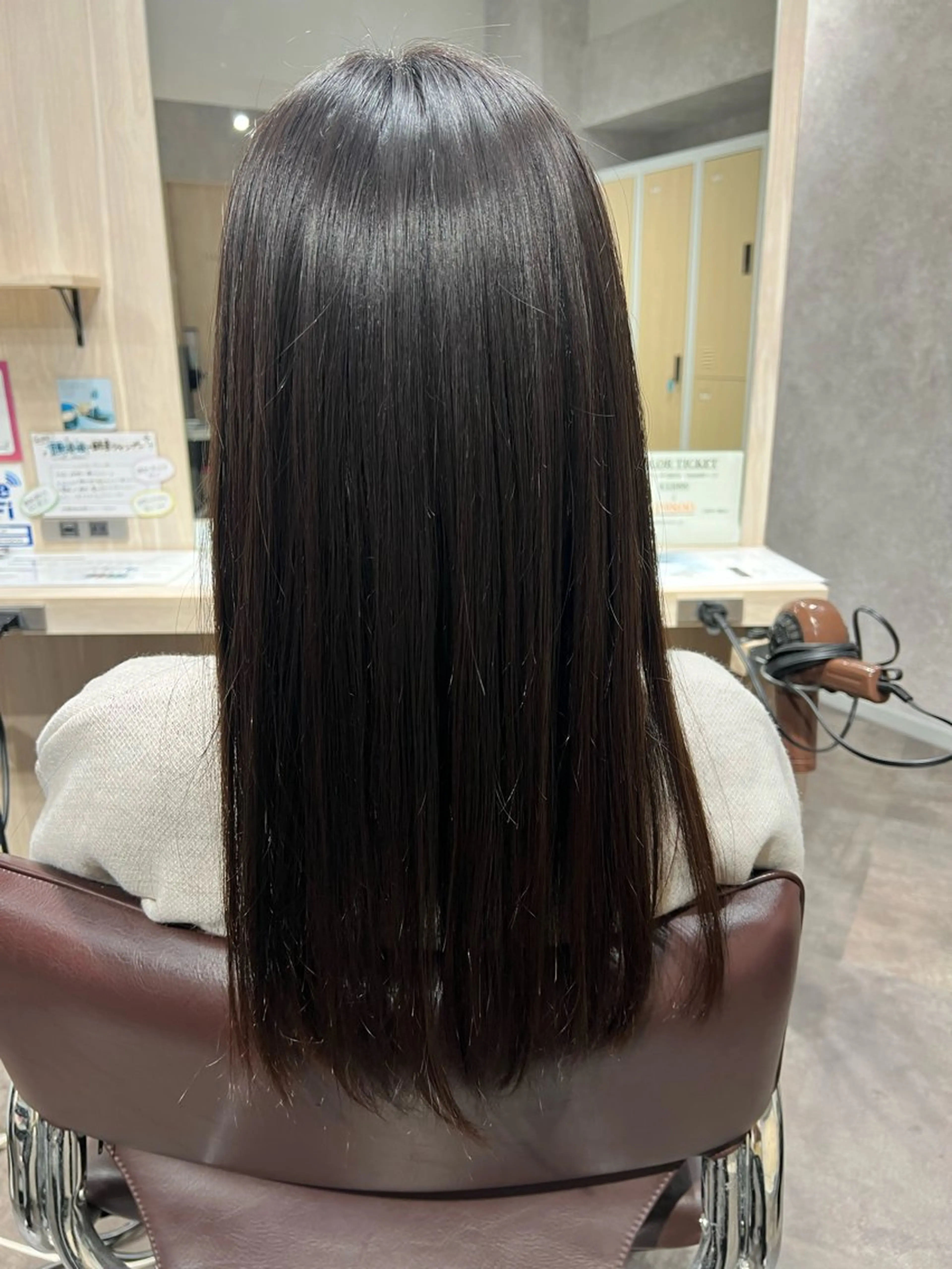 ロング カット 縮毛矯正 トリートメント 〆田 幸子のヘアスタイル