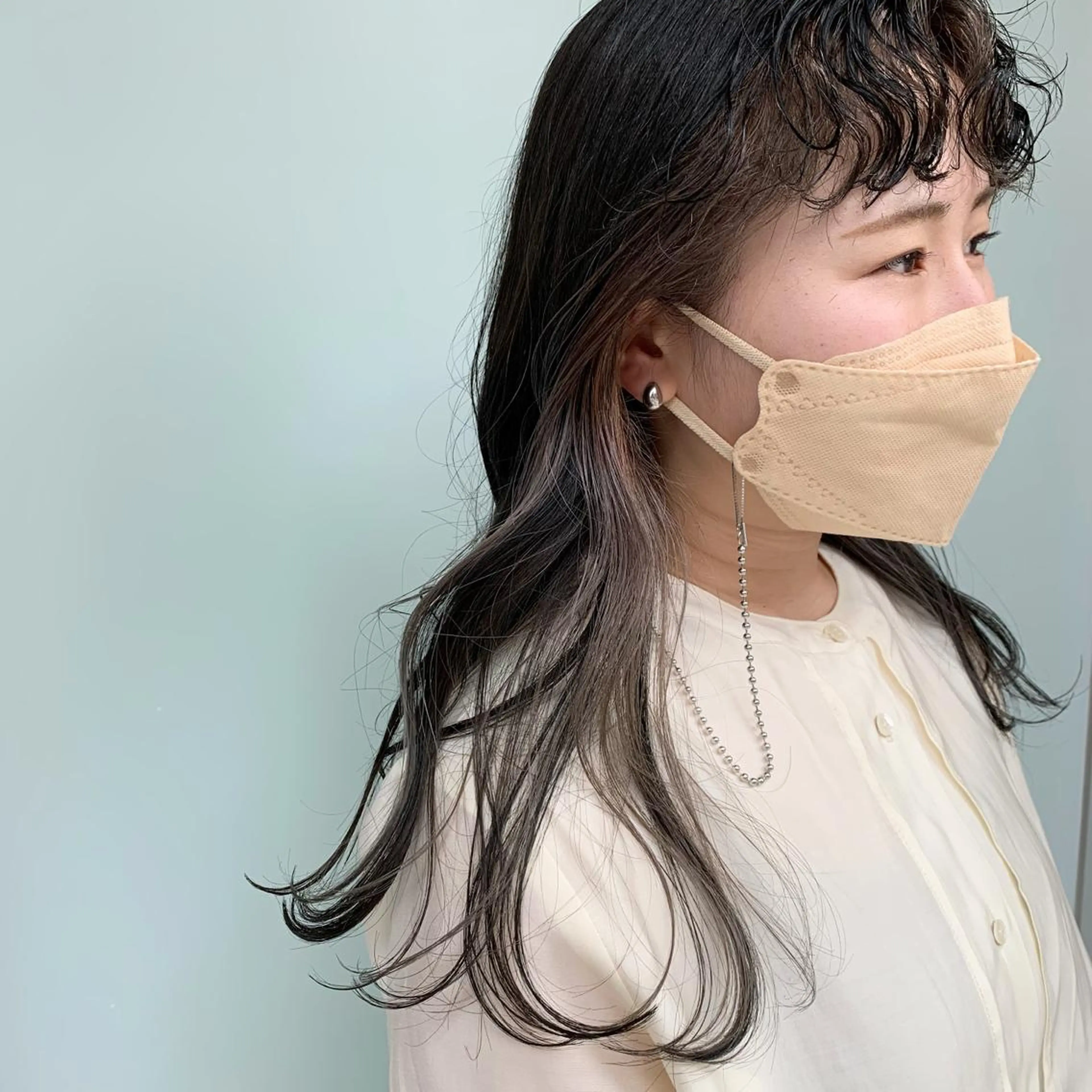 ロング カラー ヘアカラー SAKINO． ベージュカラーのヘアスタイル