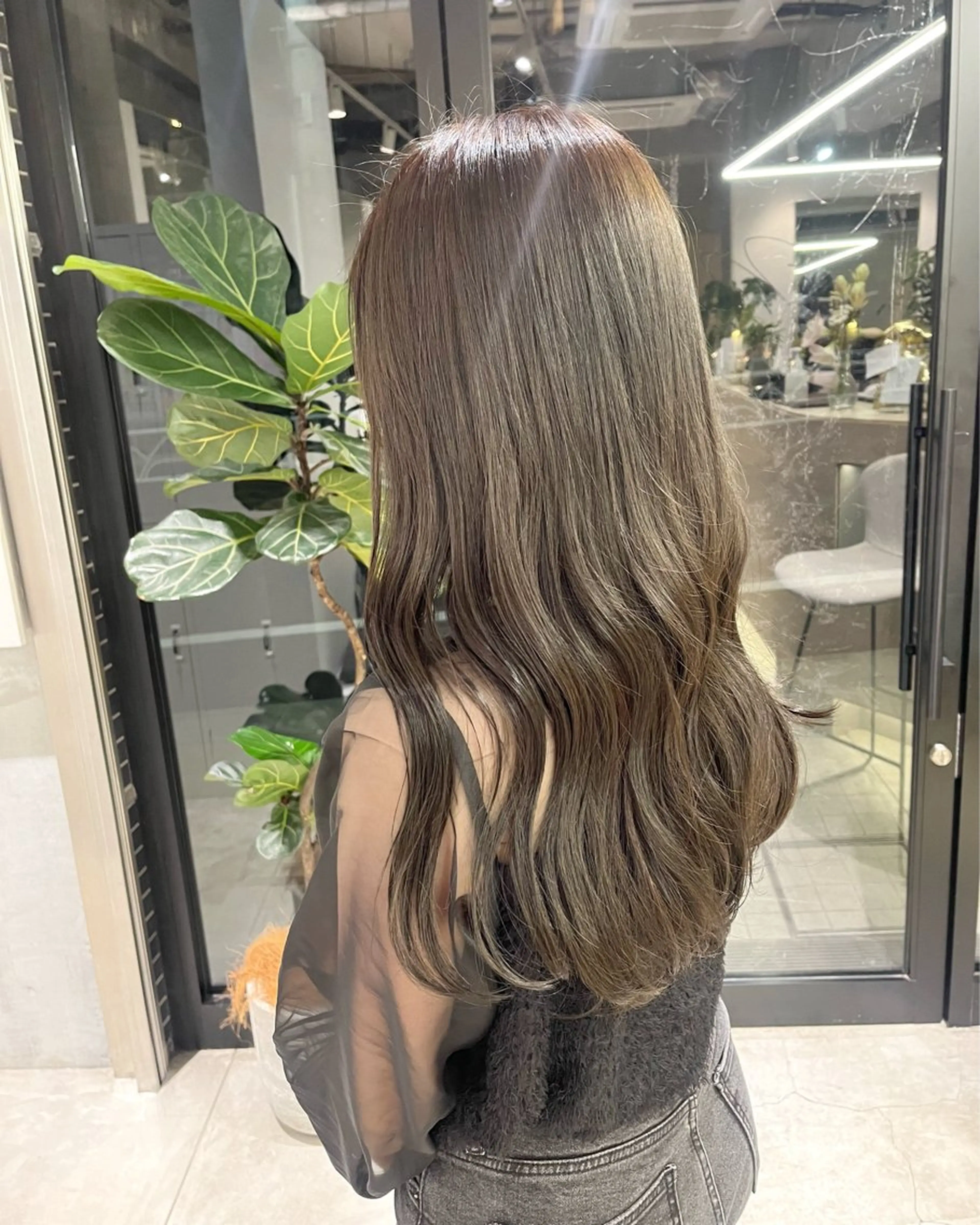 セミロング LONESS 銀座所属・こはる ／渋谷⇨銀座のヘアスタイル