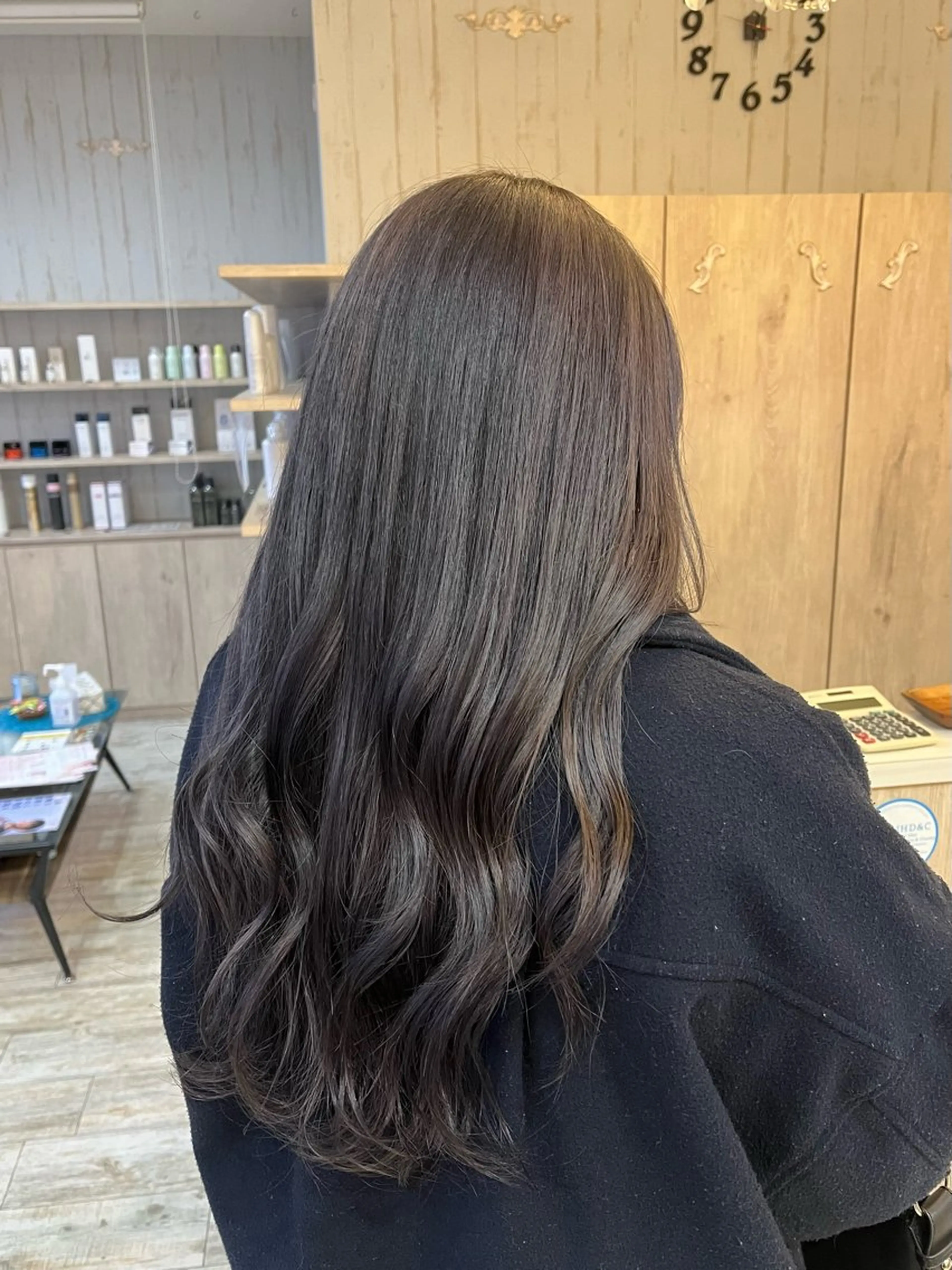 ロング カラー hina ★秋葉区★のヘアスタイル