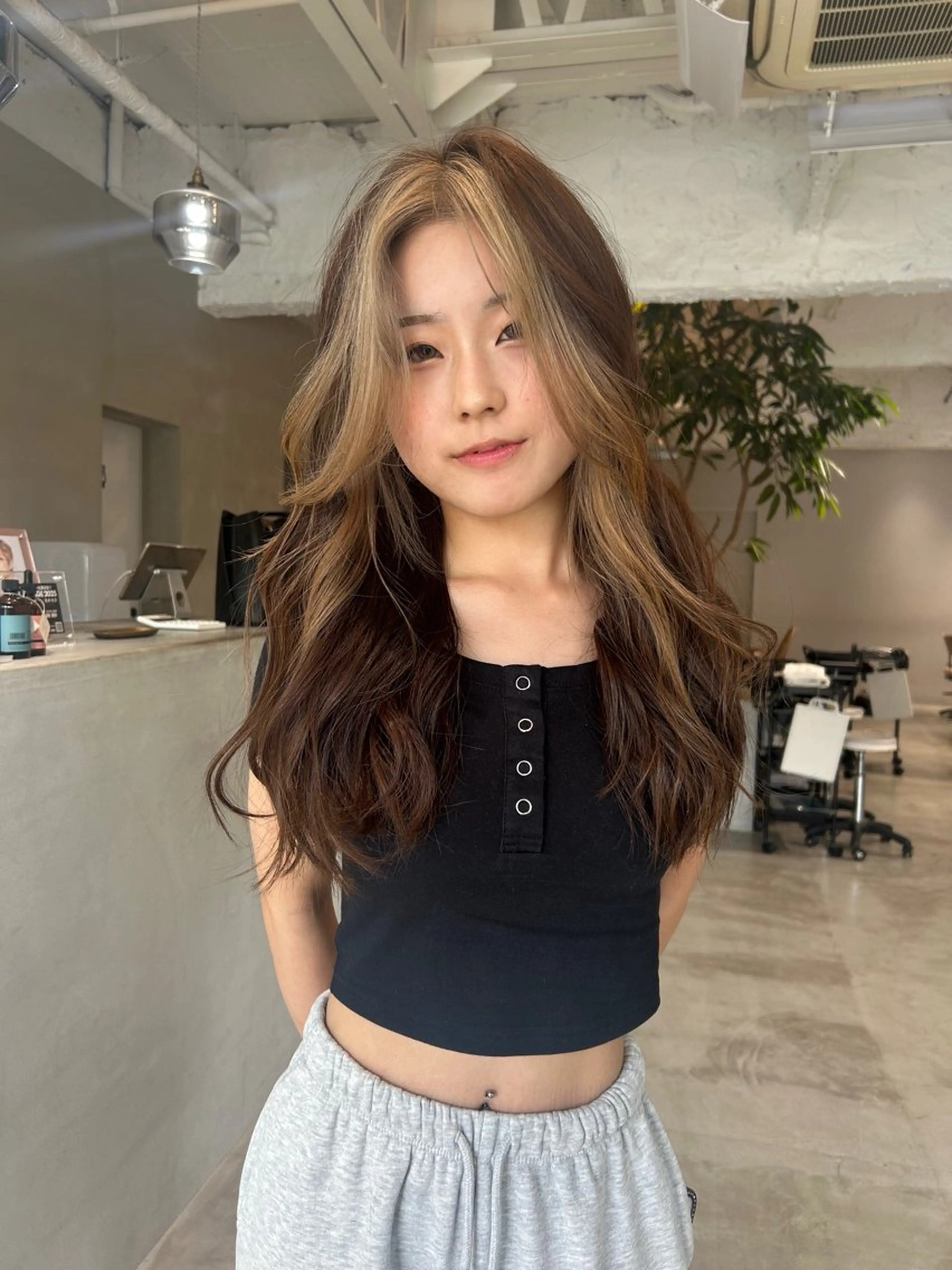 ロング カラー デザインカラー 関根 あきほのヘアスタイル