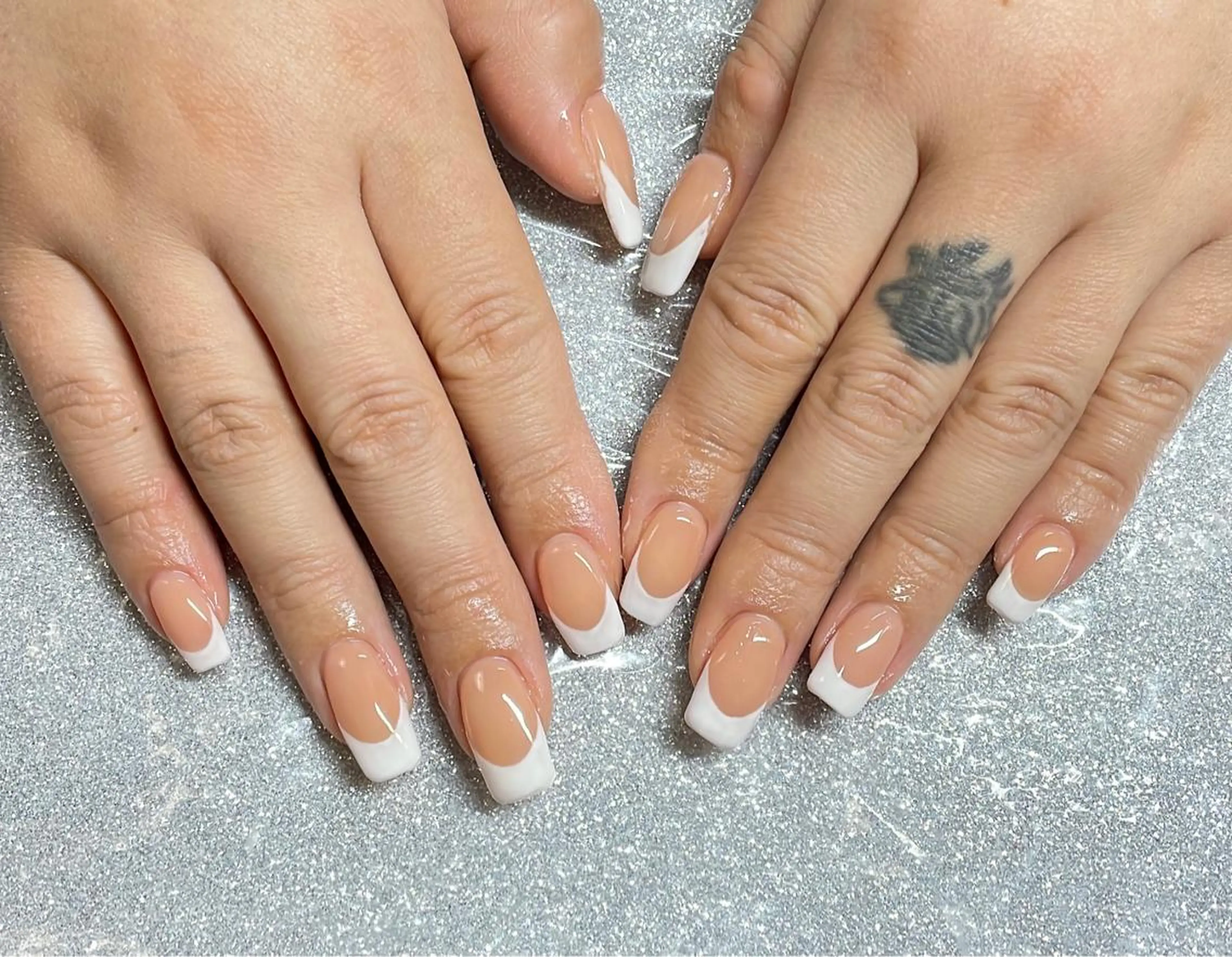 ネイル ハンドネイル VIERU 🌈🎀💖のネイルデザイン