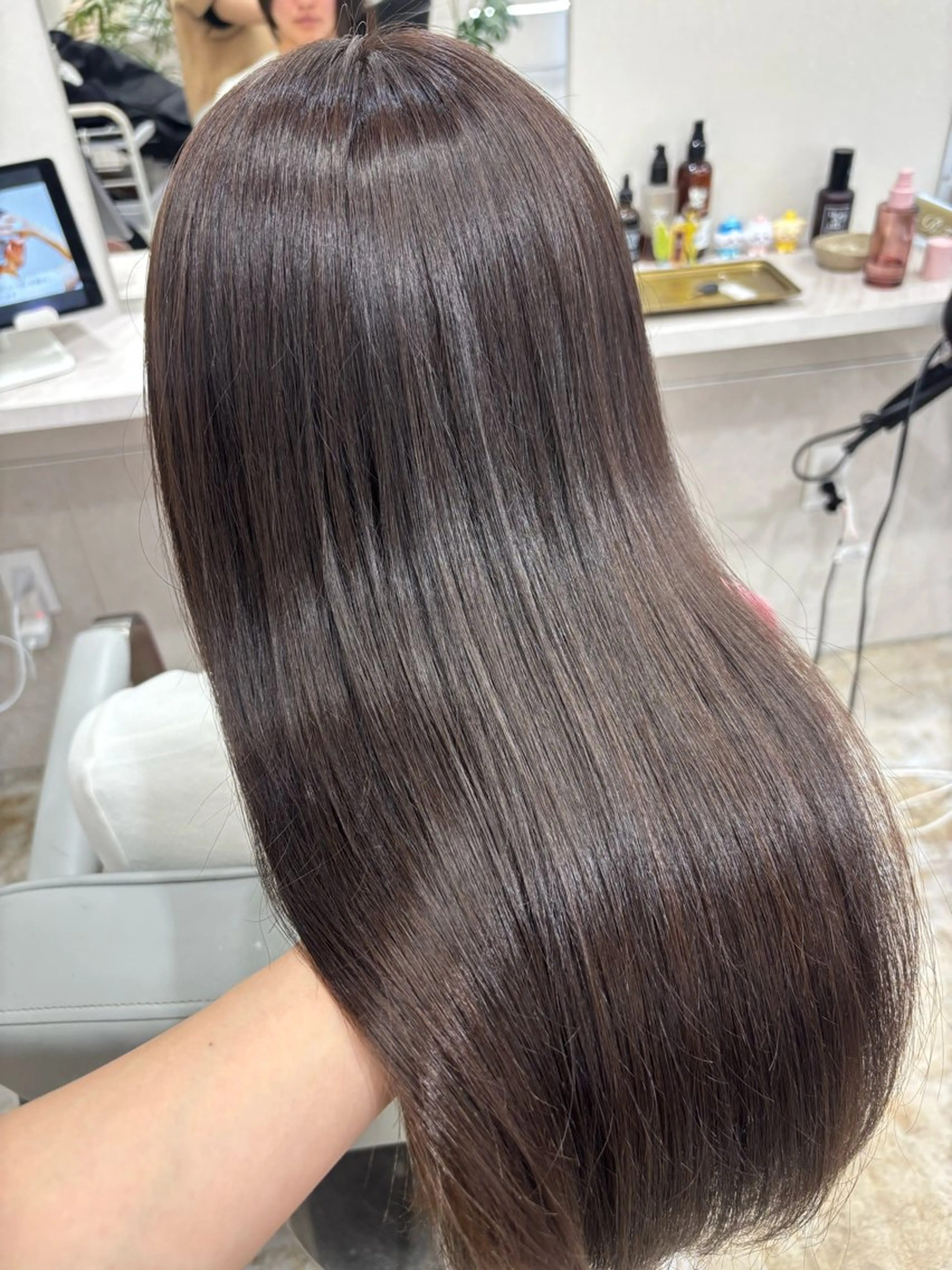 ロング カット ヘアカラー トリートメント makoto⌇レイヤ ー⌇艶カラー🍒‎のヘアスタイル