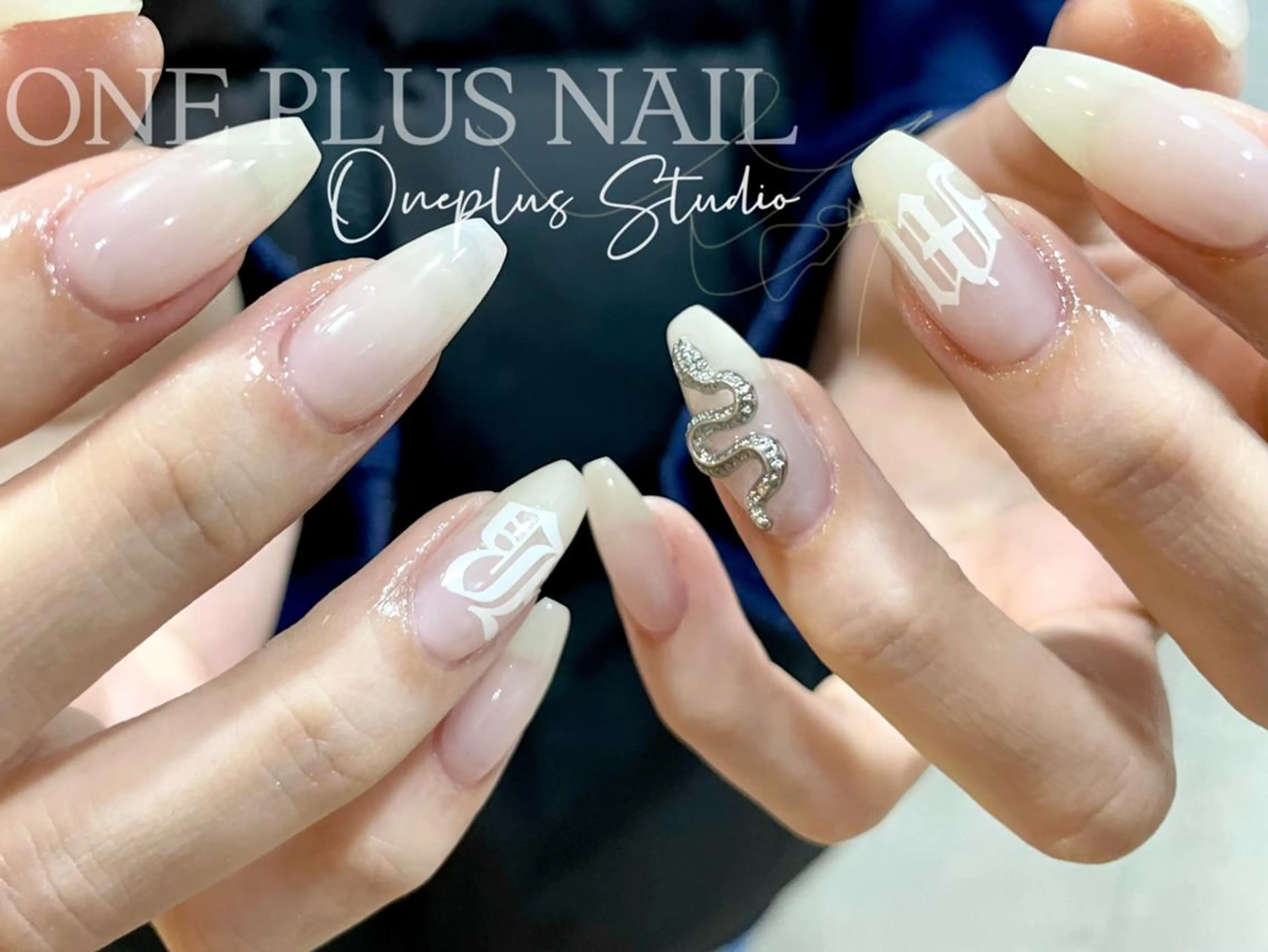 ネイル アートネイル ジェルネイル グラデーション ハート 韓国ネイル One Plus Nail Salonのネイルデザイン