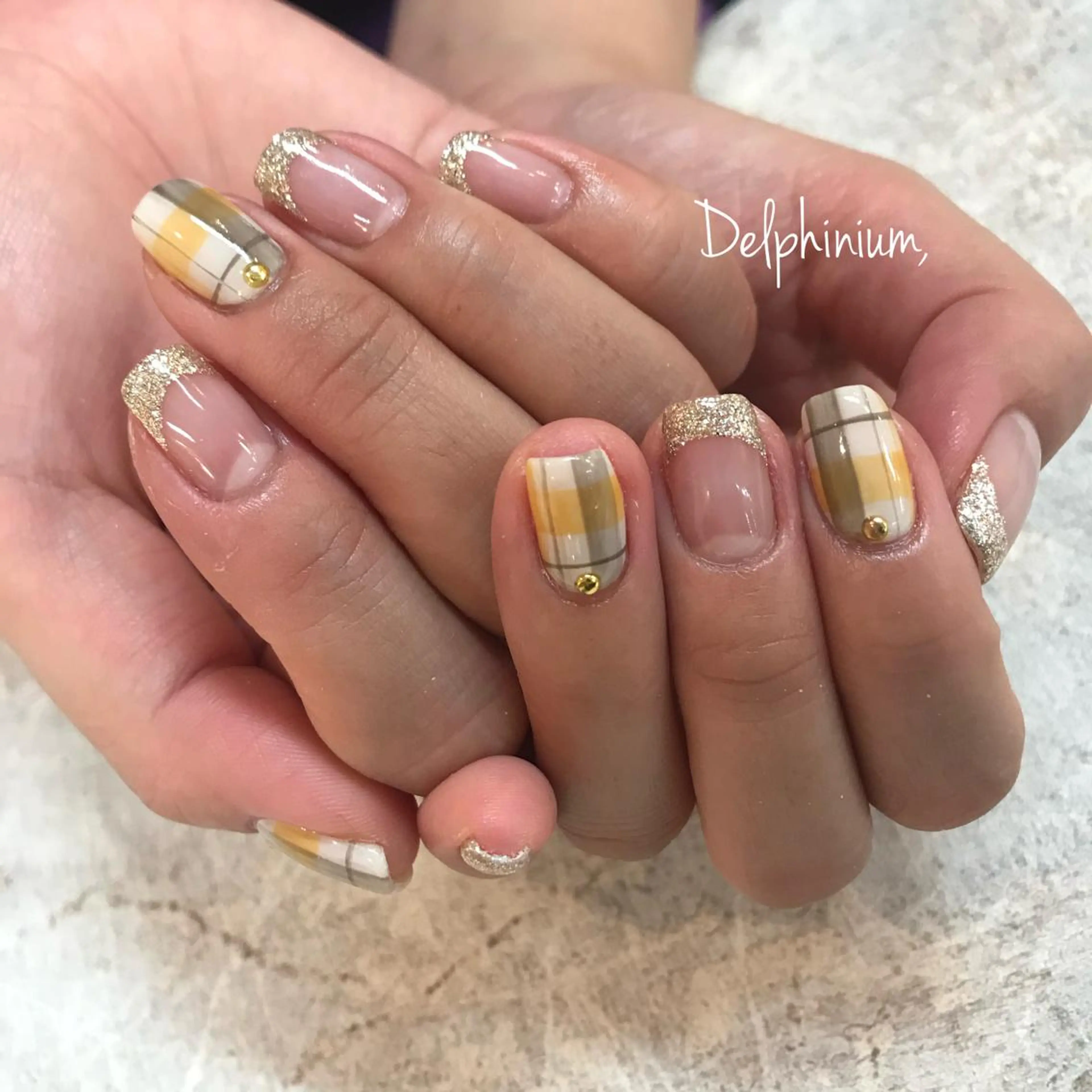 ネイル フレンチネイル ラメ(グリッター) ハンドネイル 岡本 友恵のネイルデザイン