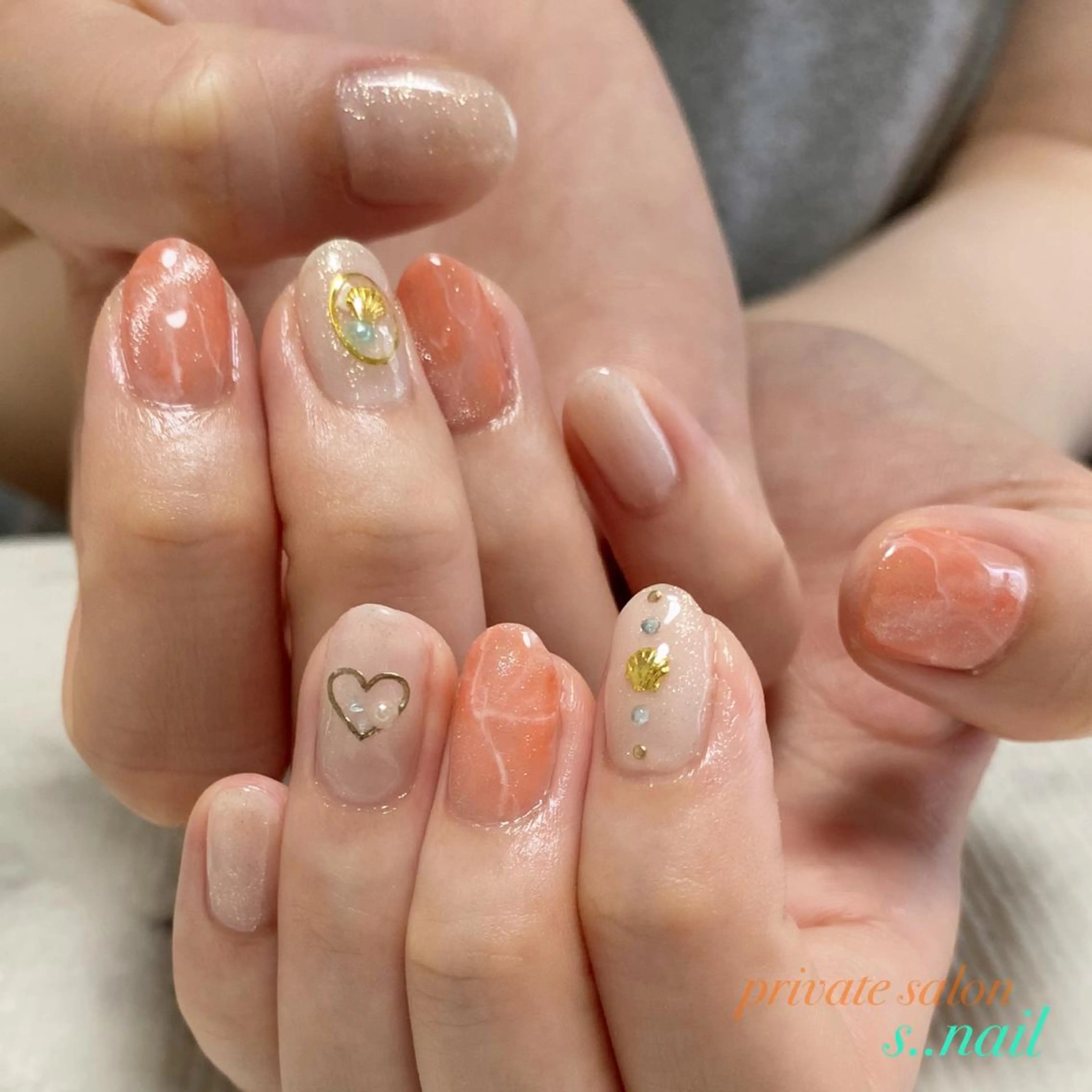 ネイル 大理石ネイル(マーブル) オレンジ ストーンネイル 夏ネイル ハンドネイル フットネイル s..nail / MORITAのネイルデザイン