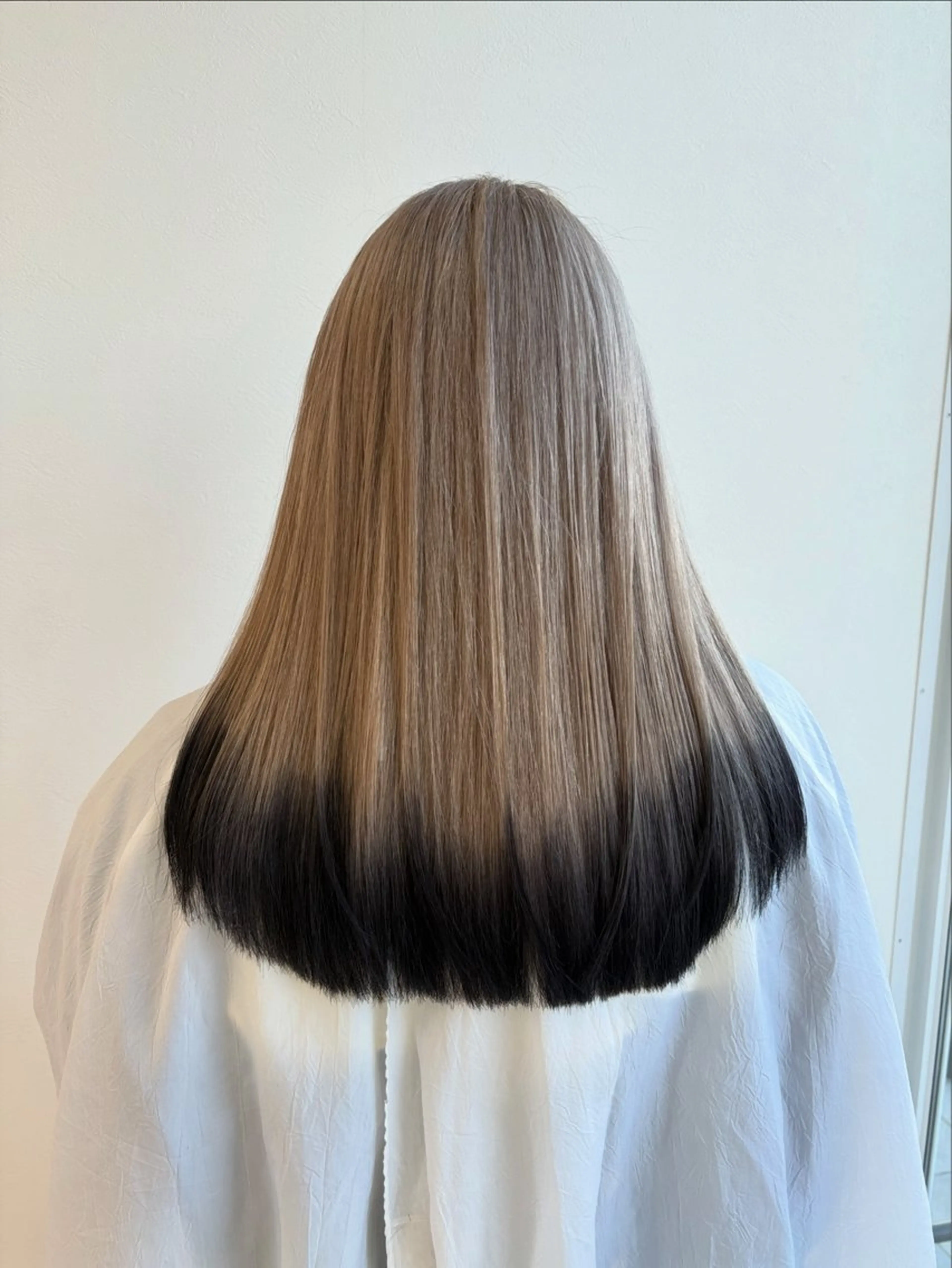 ロング カラー デザインカラー ヘアカラー トリートメント VIRAL ヴァイラルのヘアスタイル
