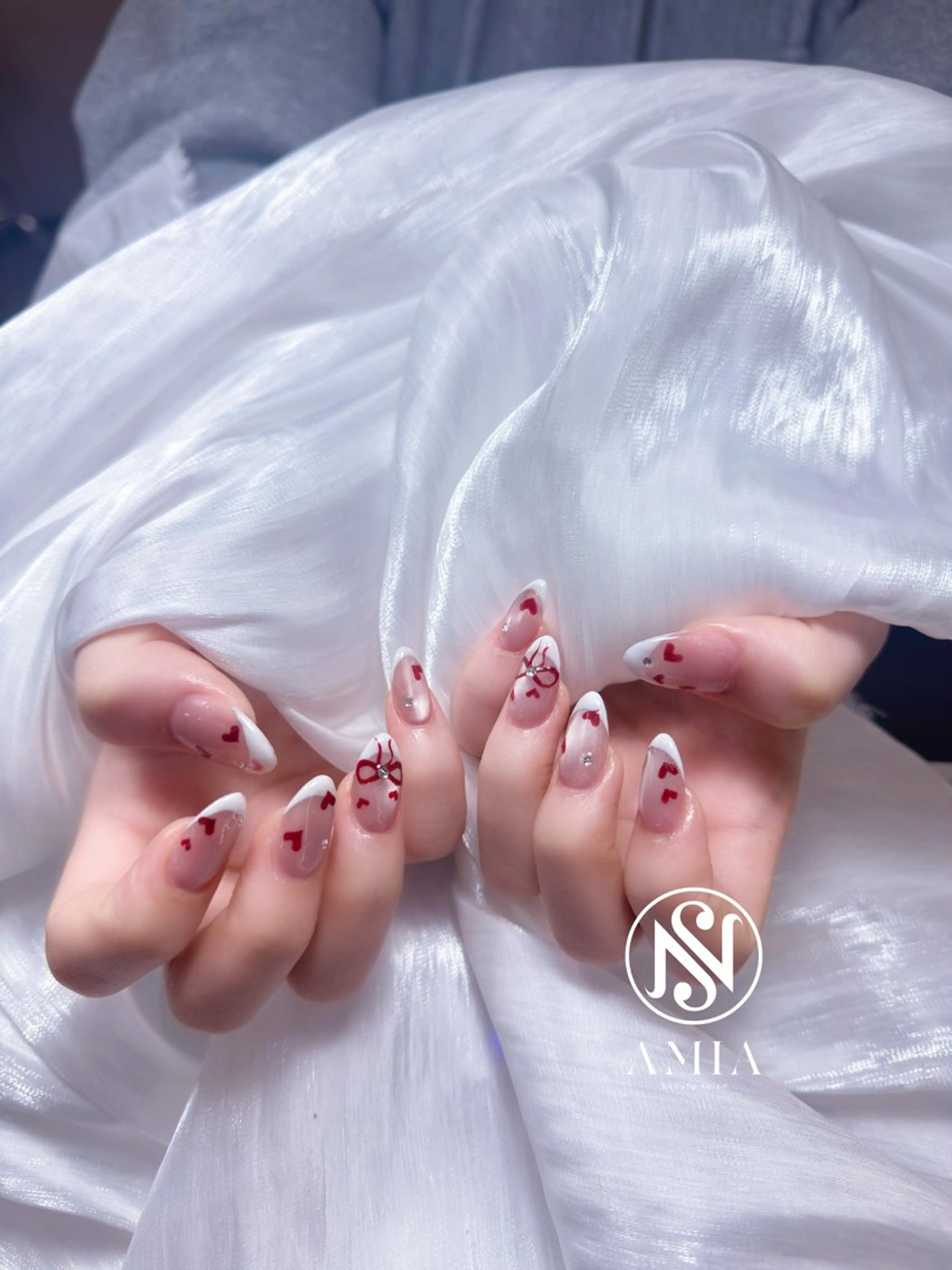 セミロング ハンドネイル 🌟AMIA BEAUTY🌟のネイルデザイン
