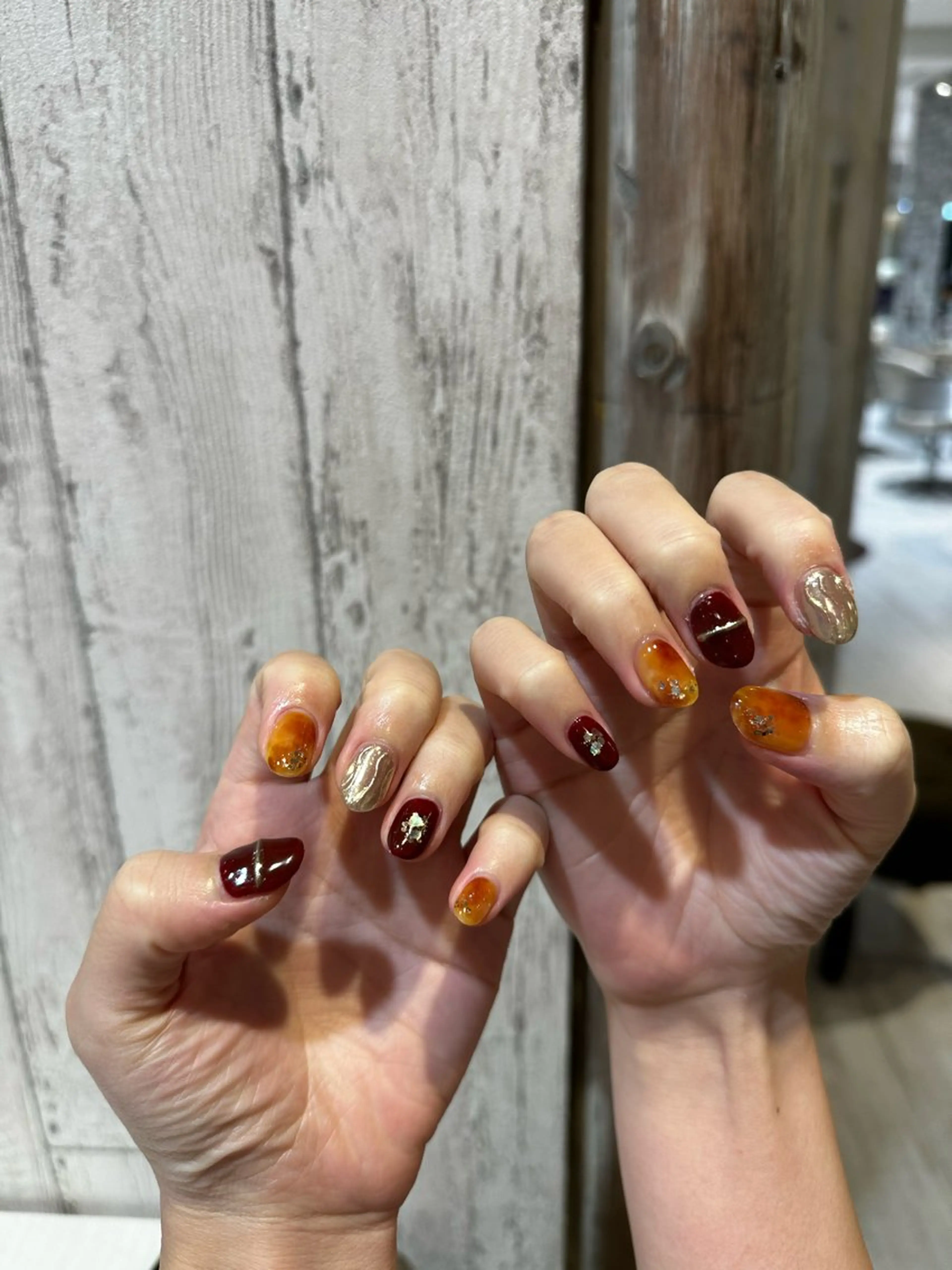 ネイル べっ甲ネイル ハンドネイル 鈴木 優菜のネイルデザイン