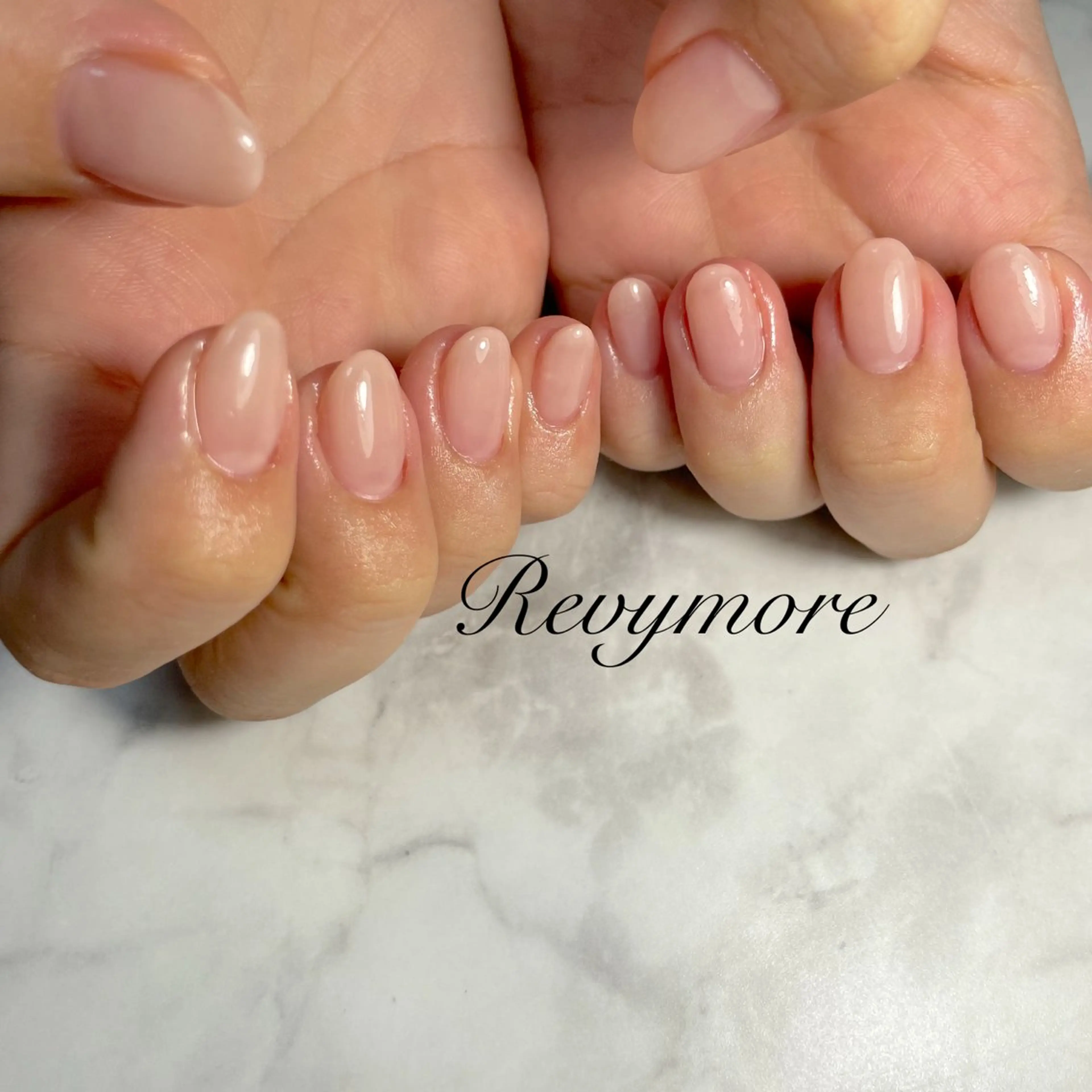 ネイル ジェルネイル ニュアンスネイル オフィスネイル シンプルネイル nail salon Revymoreのネイルデザイン