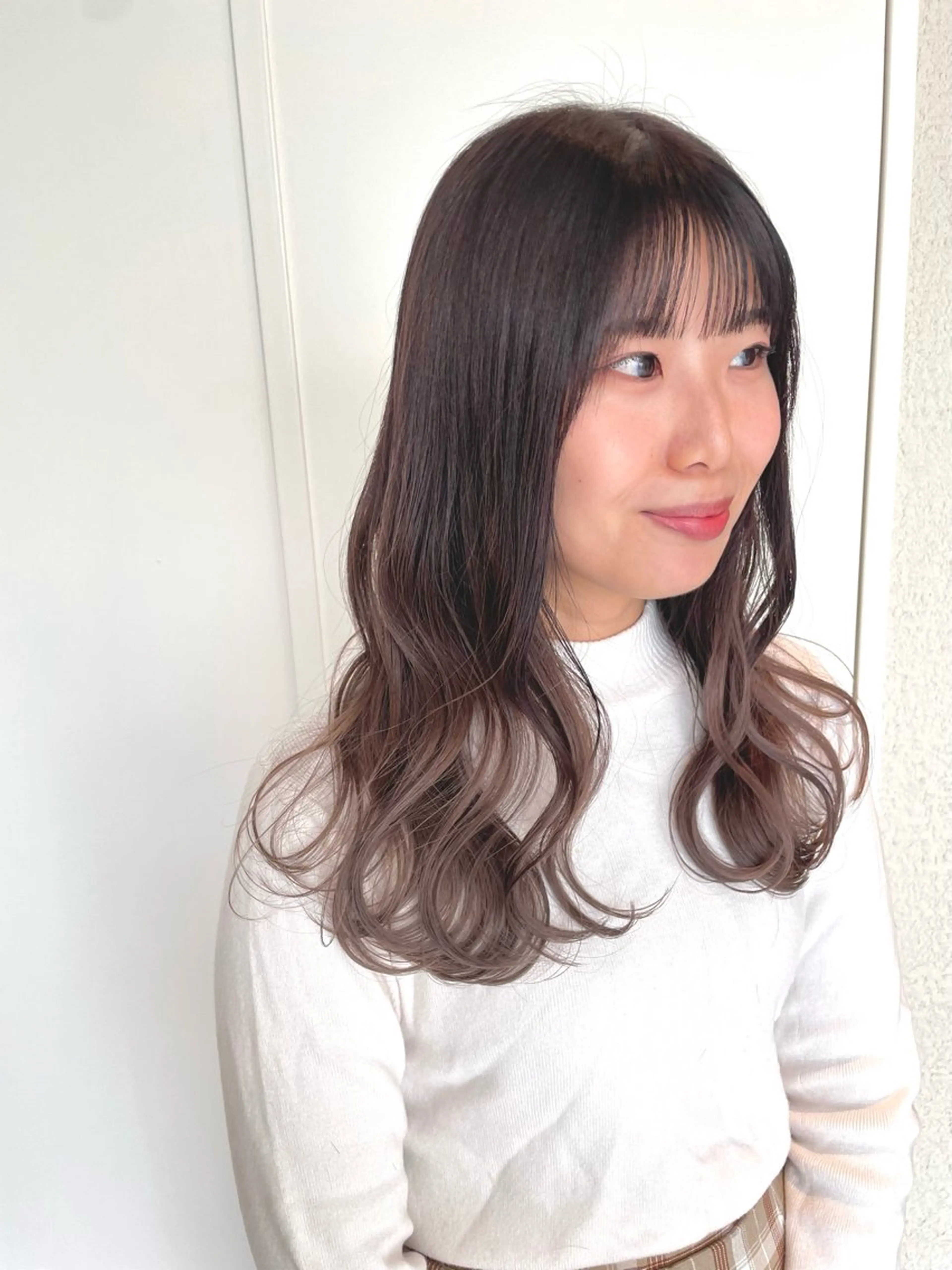 ロング カラー ブリーチ グラデーションカラー グレージュ ラベンダーカラー ラベンダーグレージュ 透明感カラー/ 寺田千雅子のヘアスタイル