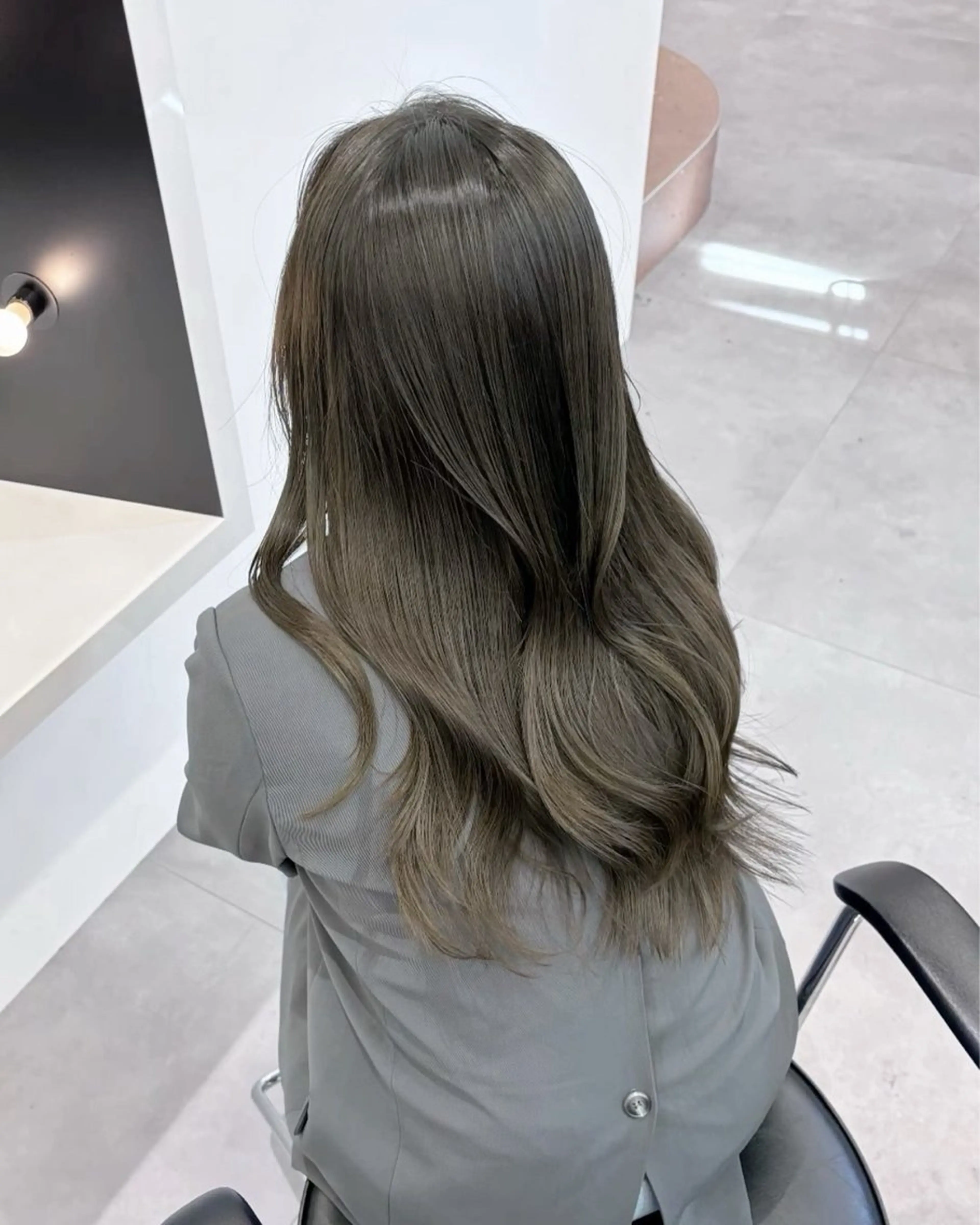 ロング ヘアカラー トリートメント 渥美 舞のヘアスタイル