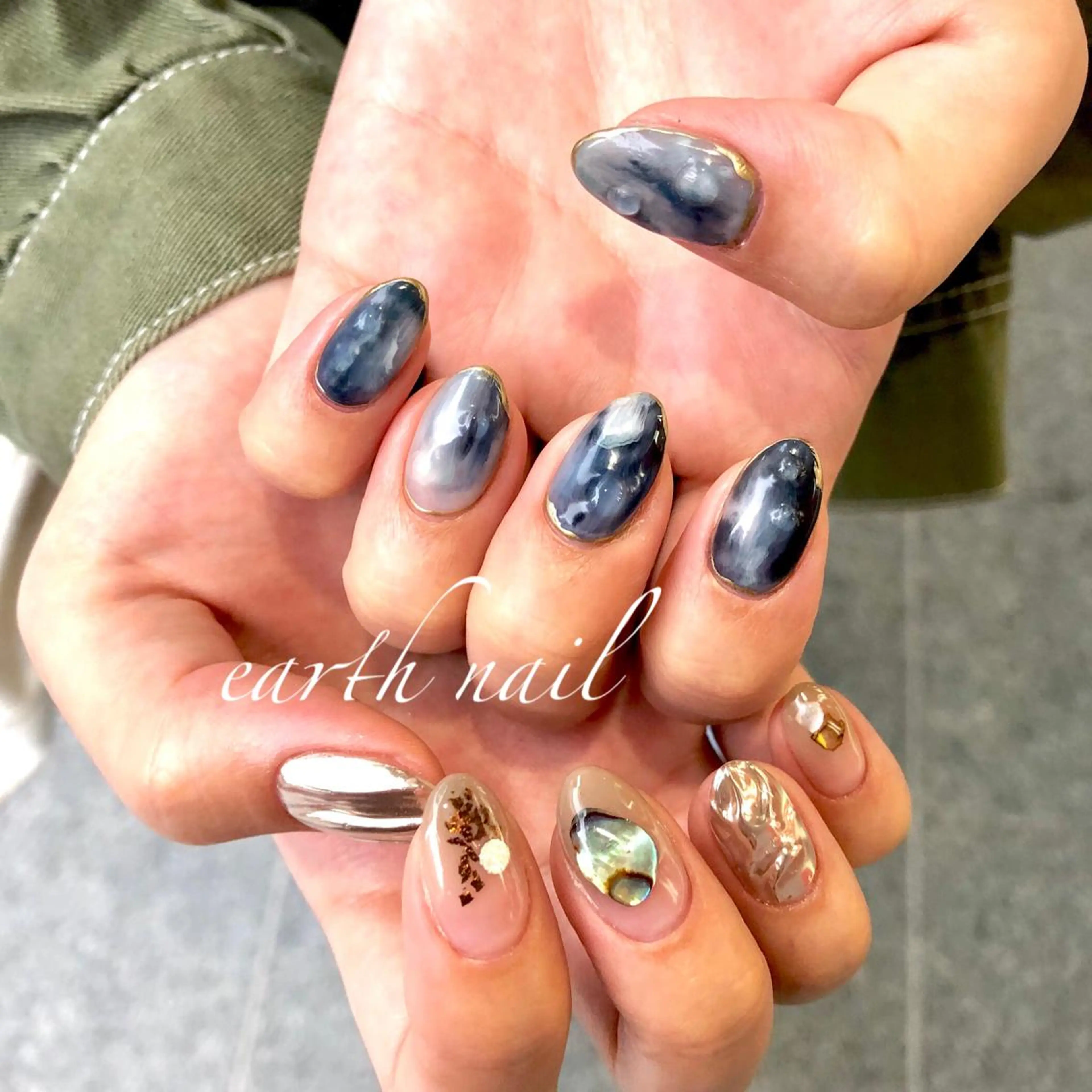 ネイル ブルー ミラーネイル ハンドネイル 🧁🥕 asukaのネイルデザイン