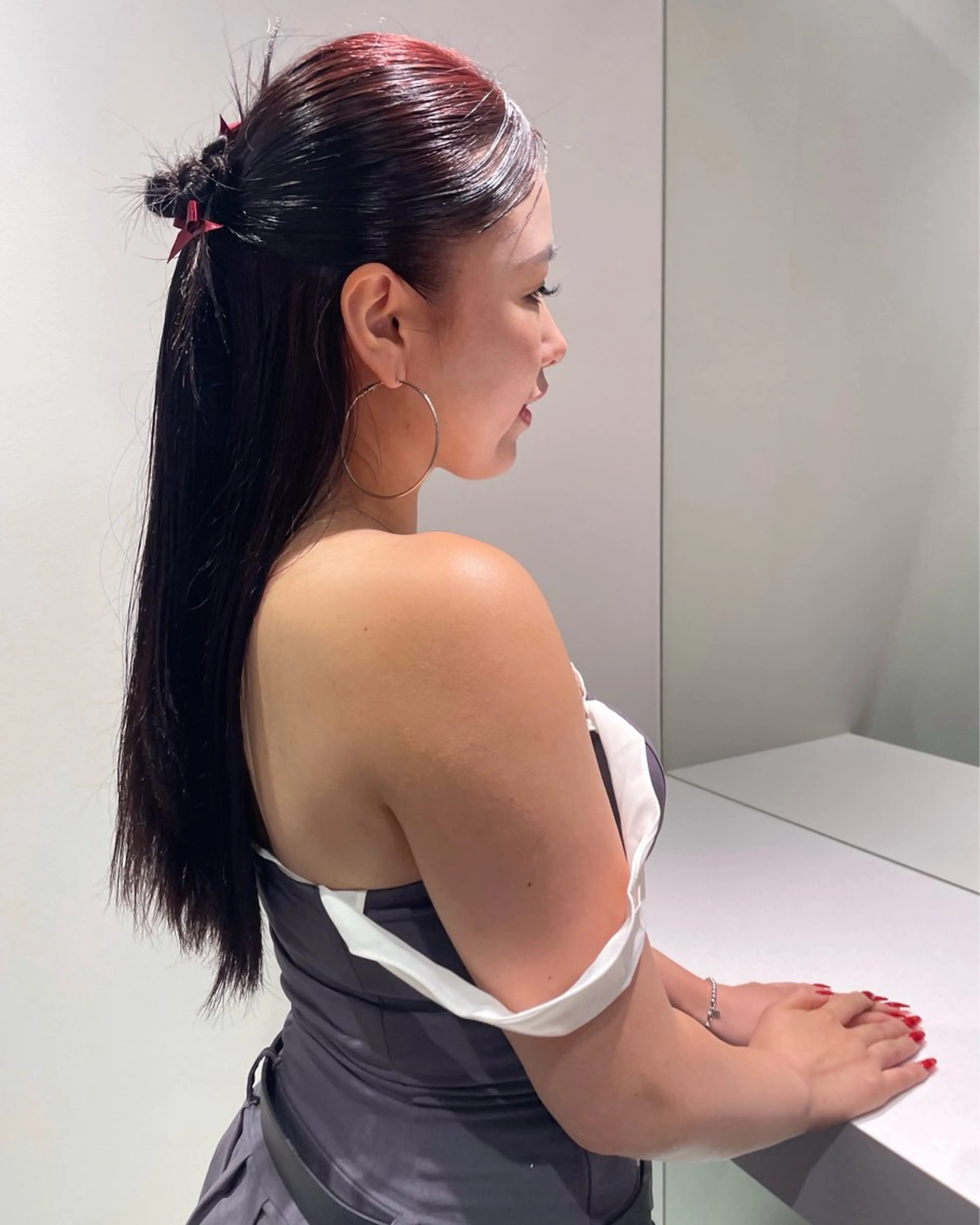 ロング カラー 佐野 えり奈のヘアスタイル