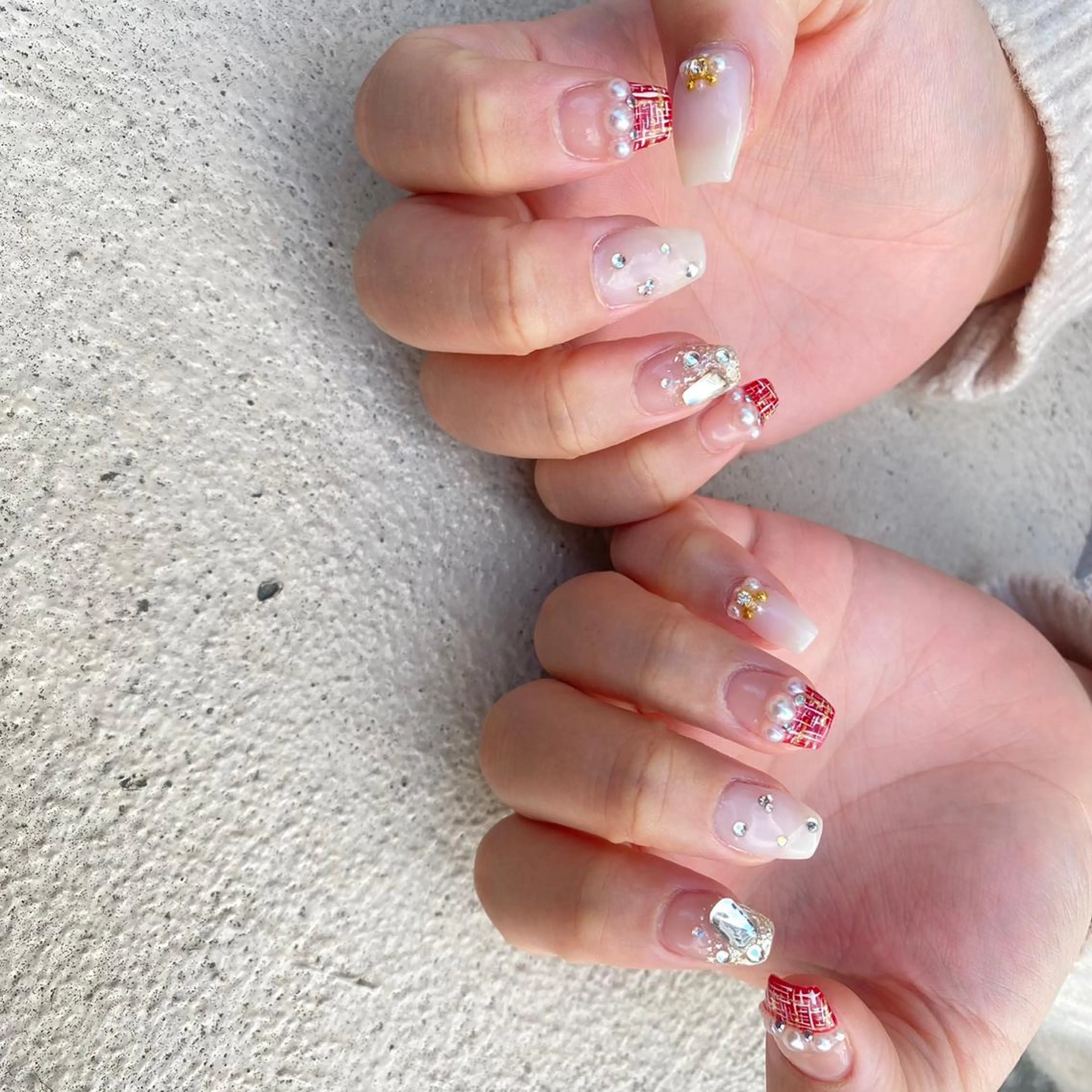 ミディアム ネイル ハンドネイル フットネイル ✴︎ Delightのネイルデザイン