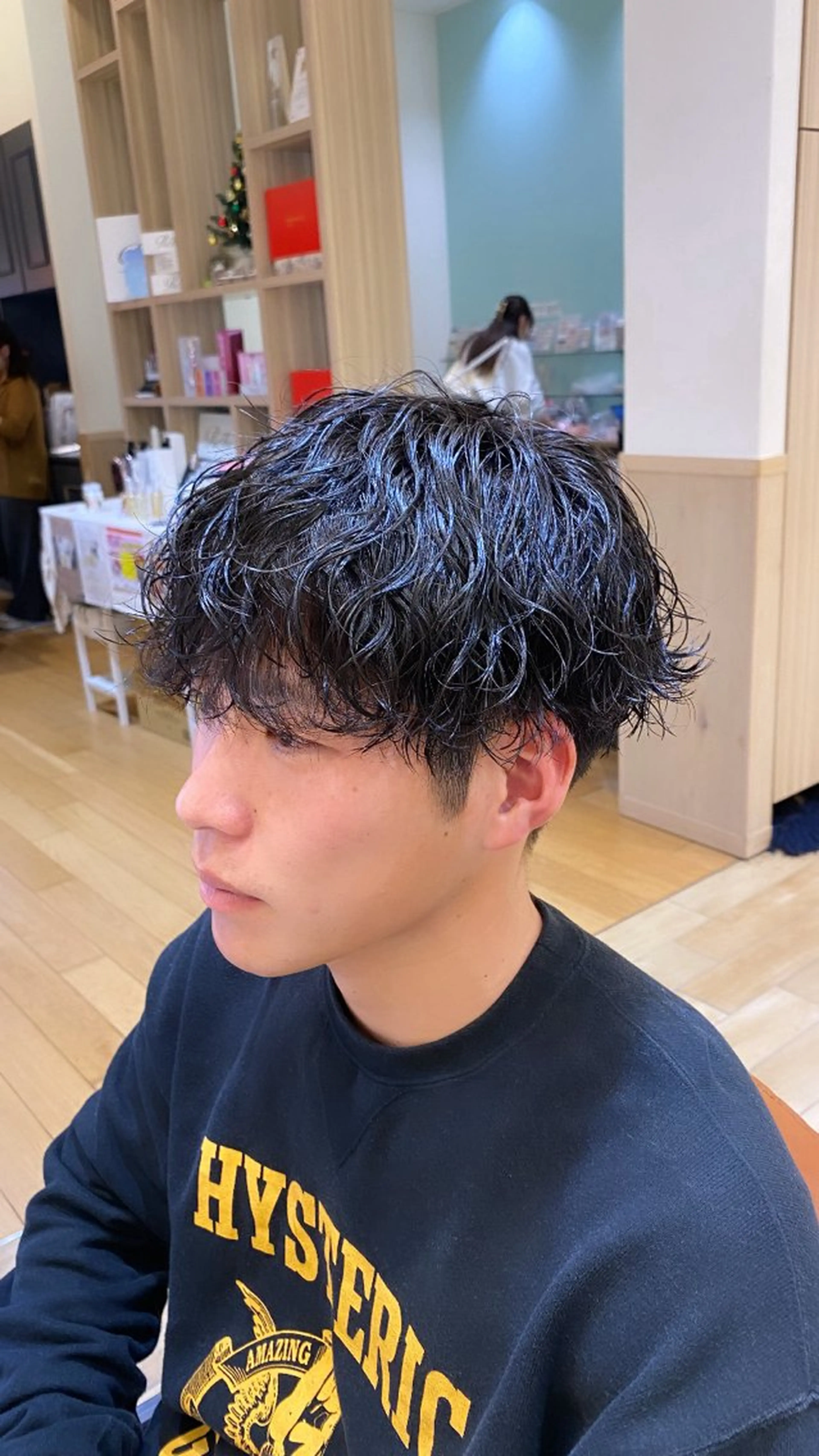 ショート パーマ メンズ メンズパーマ 波巻きパーマ カット パーマ トリートメント ヘアセット 新宿メンズパーマ ヨモギダのヘアスタイル