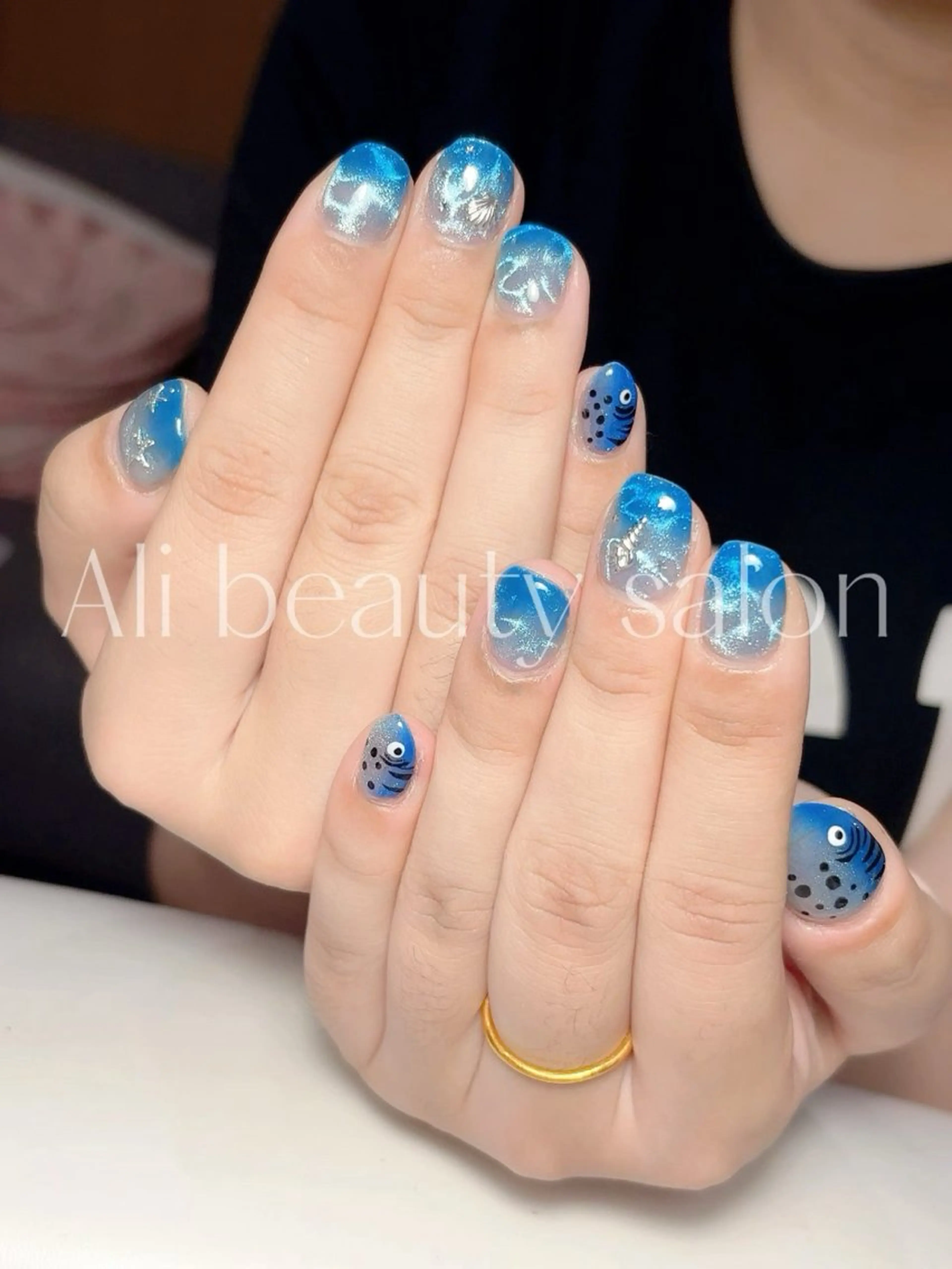 ネイル グラデーション マグネットネイル 夏ネイル ハンドネイル Ali 新小岩 ネイル専門のネイルデザイン