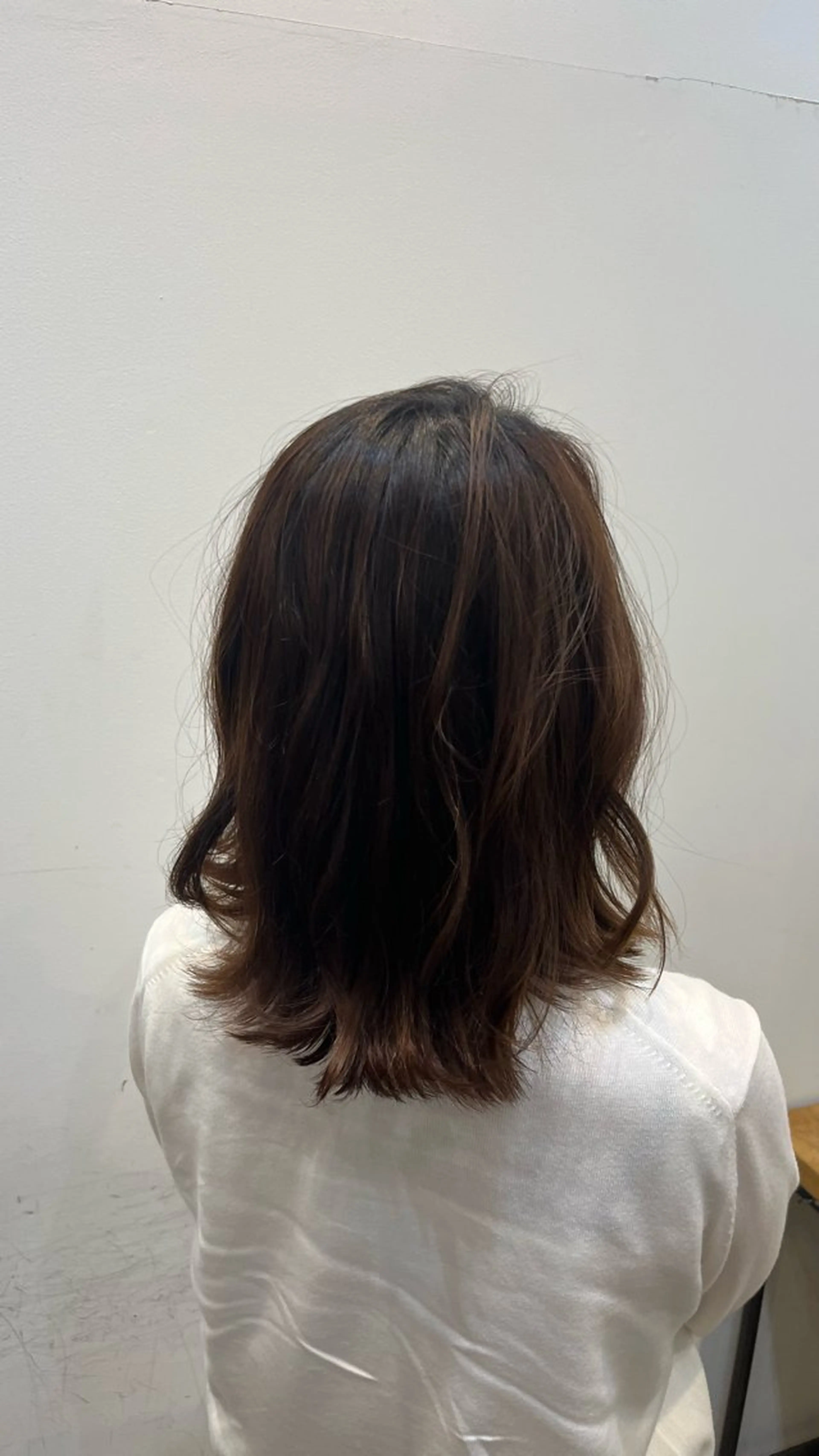 ミディアム 岡野 豪のヘアスタイル