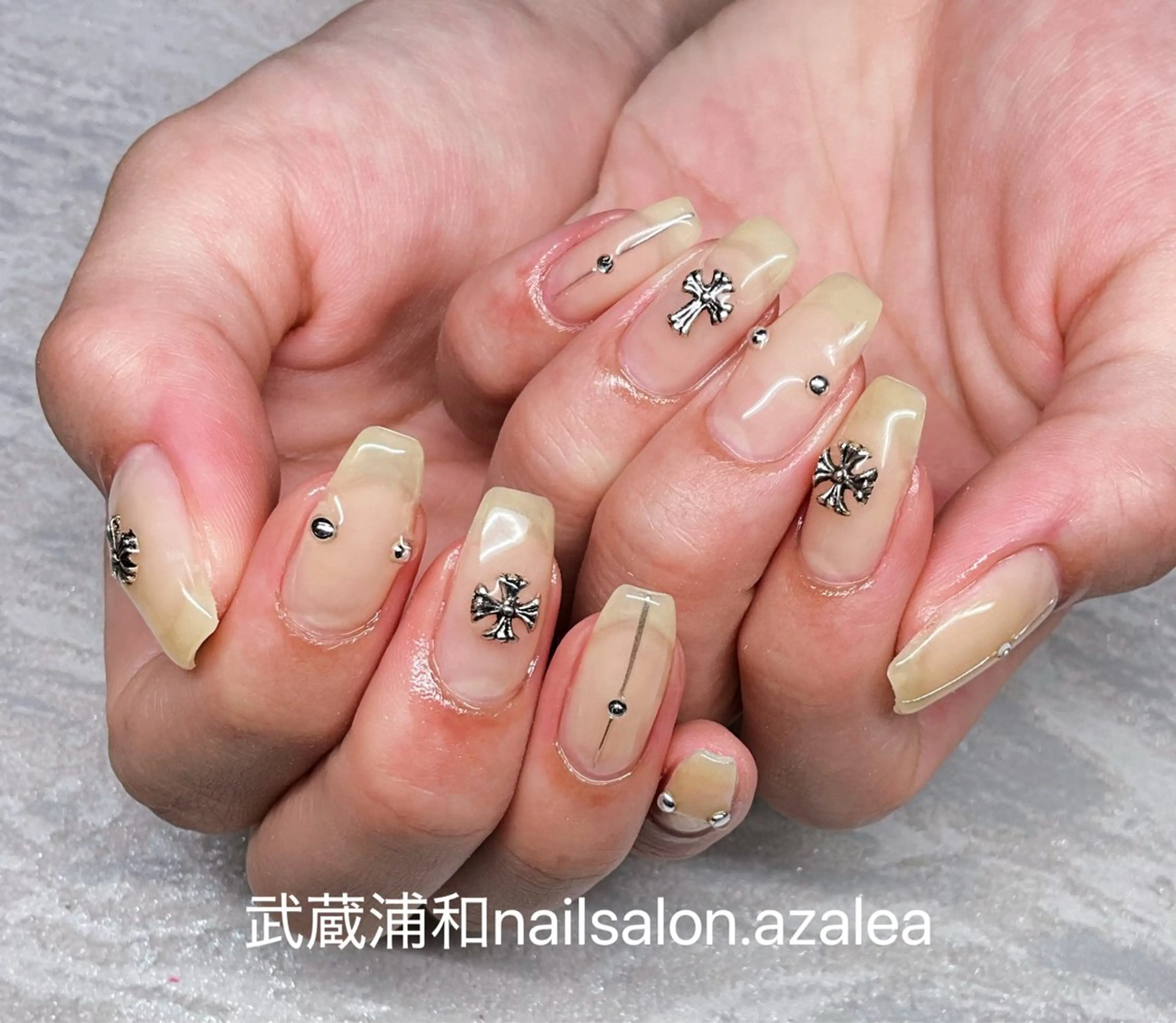 ネイル ハンドネイル R inのネイルデザイン