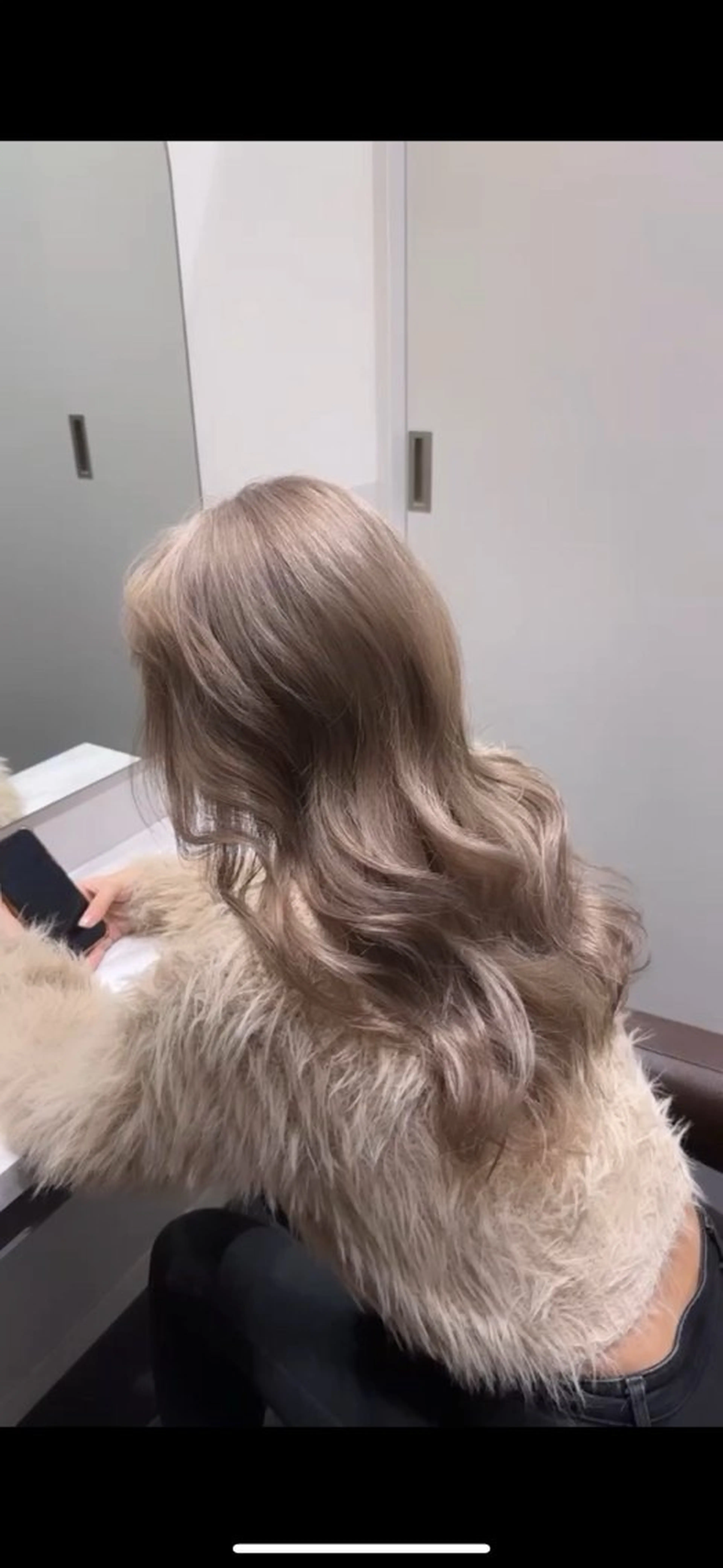 ロング カラー ベージュカラー ミルクティーベージュ ヘアカラー トリートメント ハイトーン/髪質改善 原宿𝑺𝑬𝑵𝑨のヘアスタイル