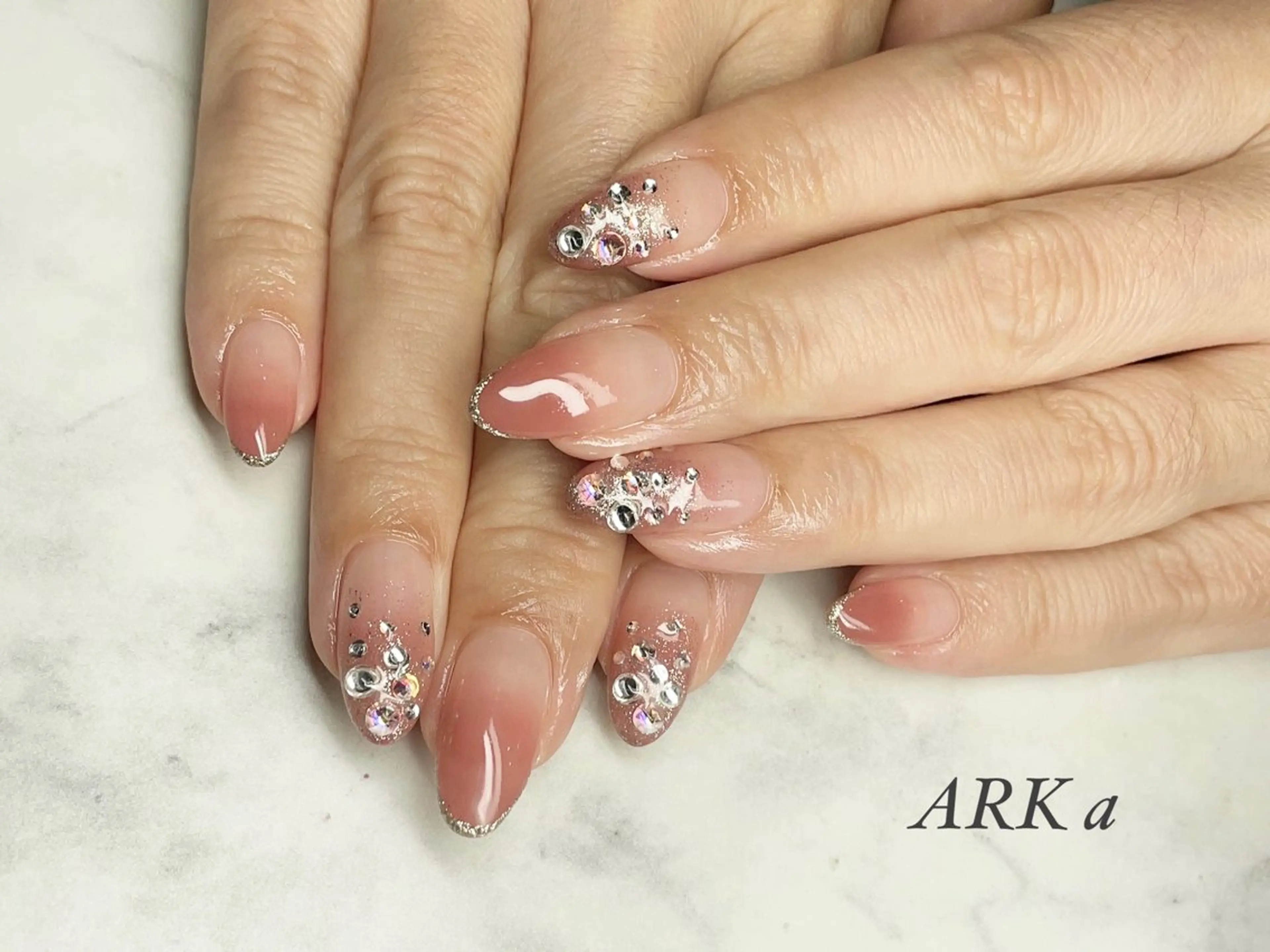 ネイル グラデーション ハンドネイル ARKα Nishiのネイルデザイン