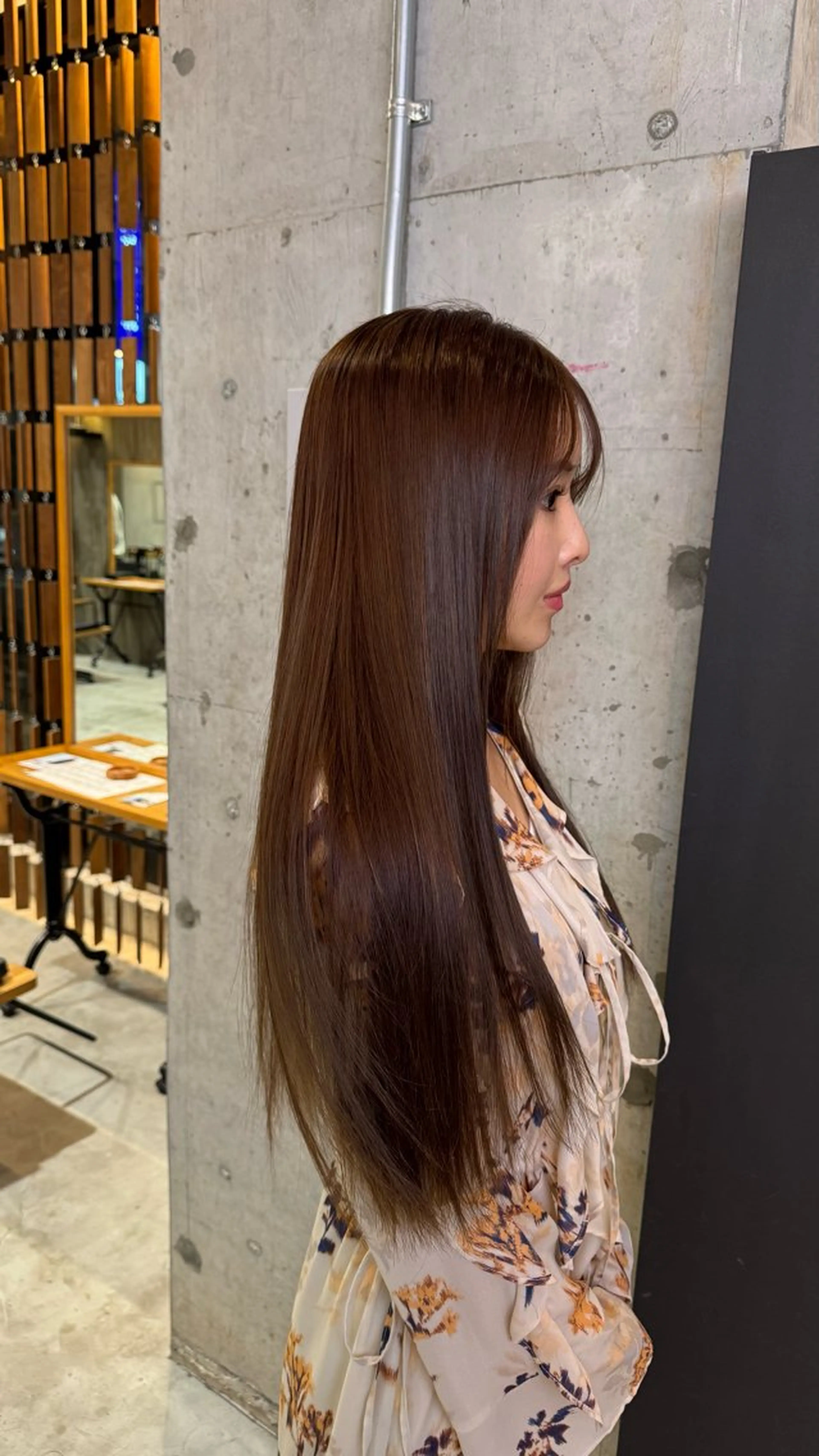 カラー 上林 愛のヘアスタイル
