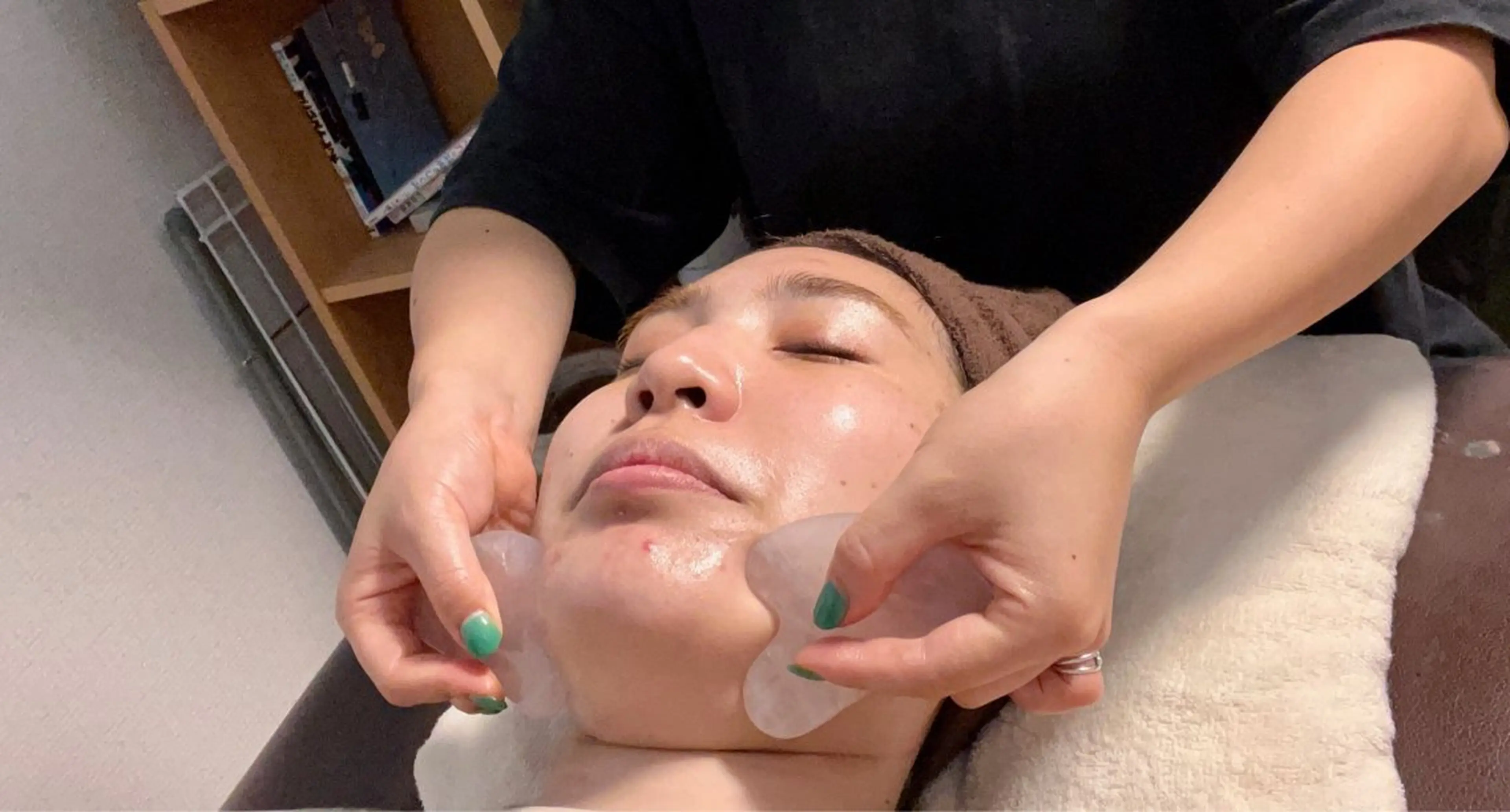 【ご新規様】小顔かっさ(フェイシャルマッサージ、パック付)の写真