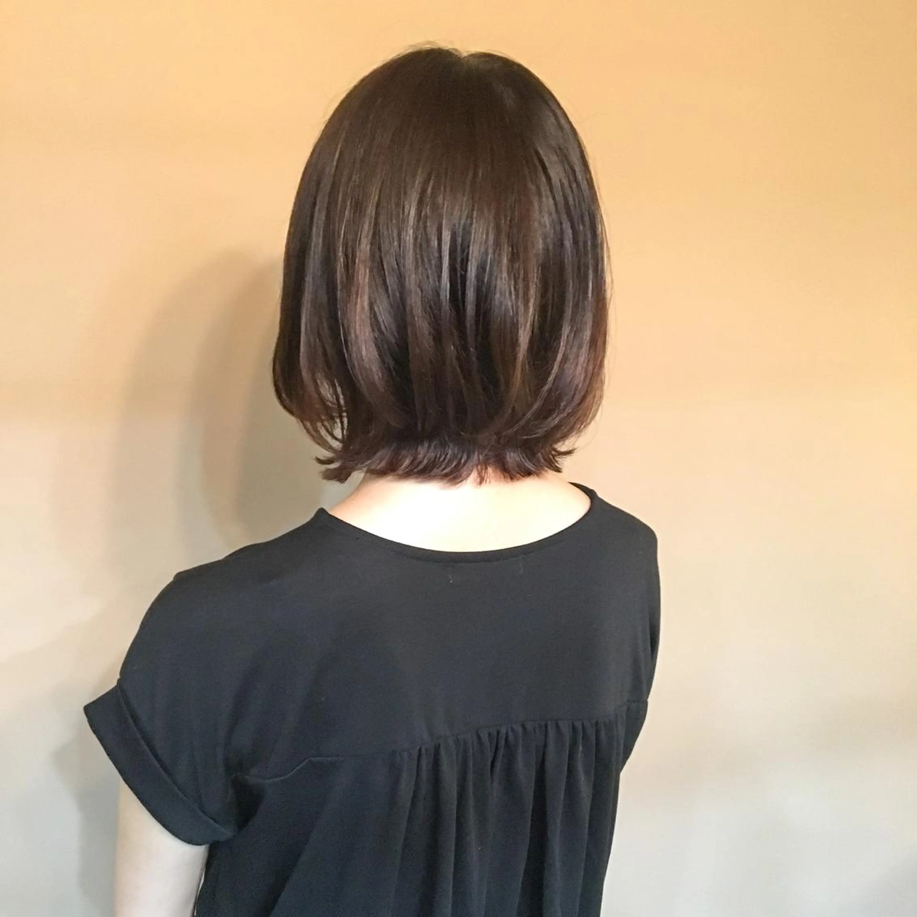 ミディアム ボブ くびれヘア 外ハネヘア tender KOZONOのヘアスタイル