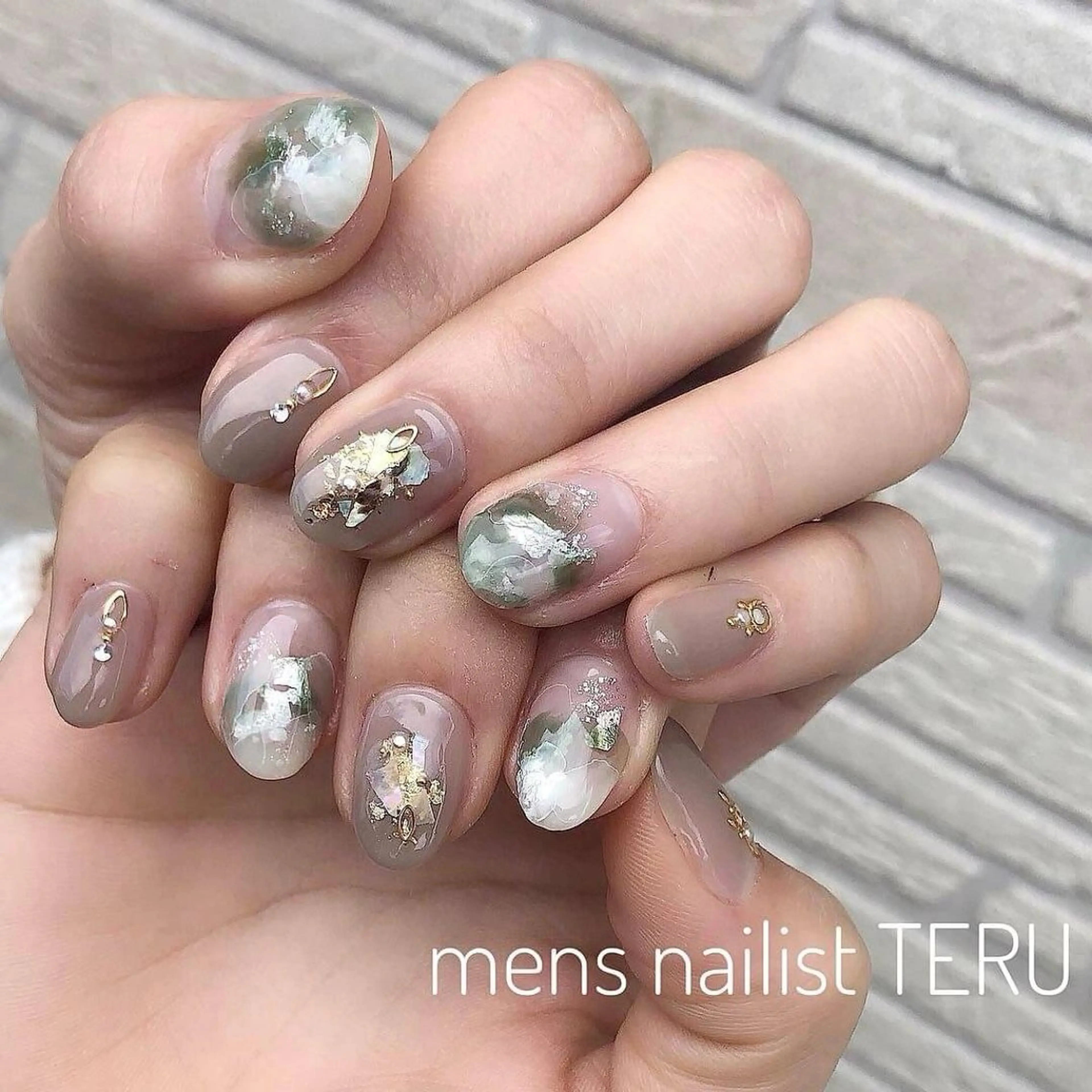 ネイル グリーン メンズネイル ニュアンスネイル ハンドネイル nailsalon ETERNALのネイルデザイン