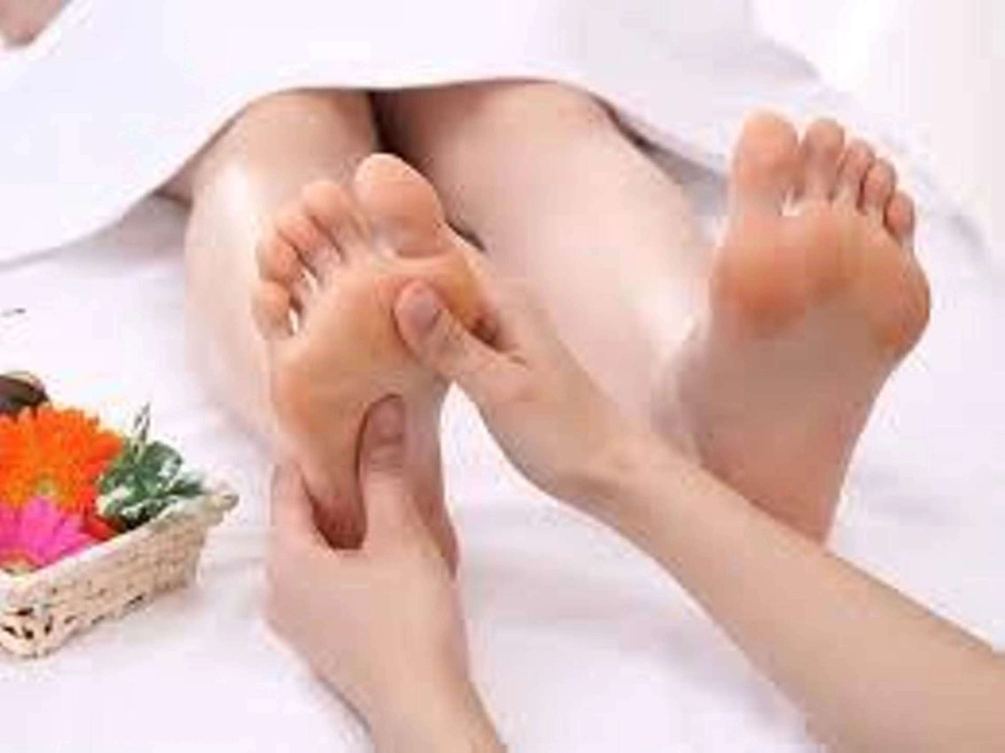 🍀リラク🍀アロマオイルを使用した足つぼマッサージ60分※足湯付きの写真