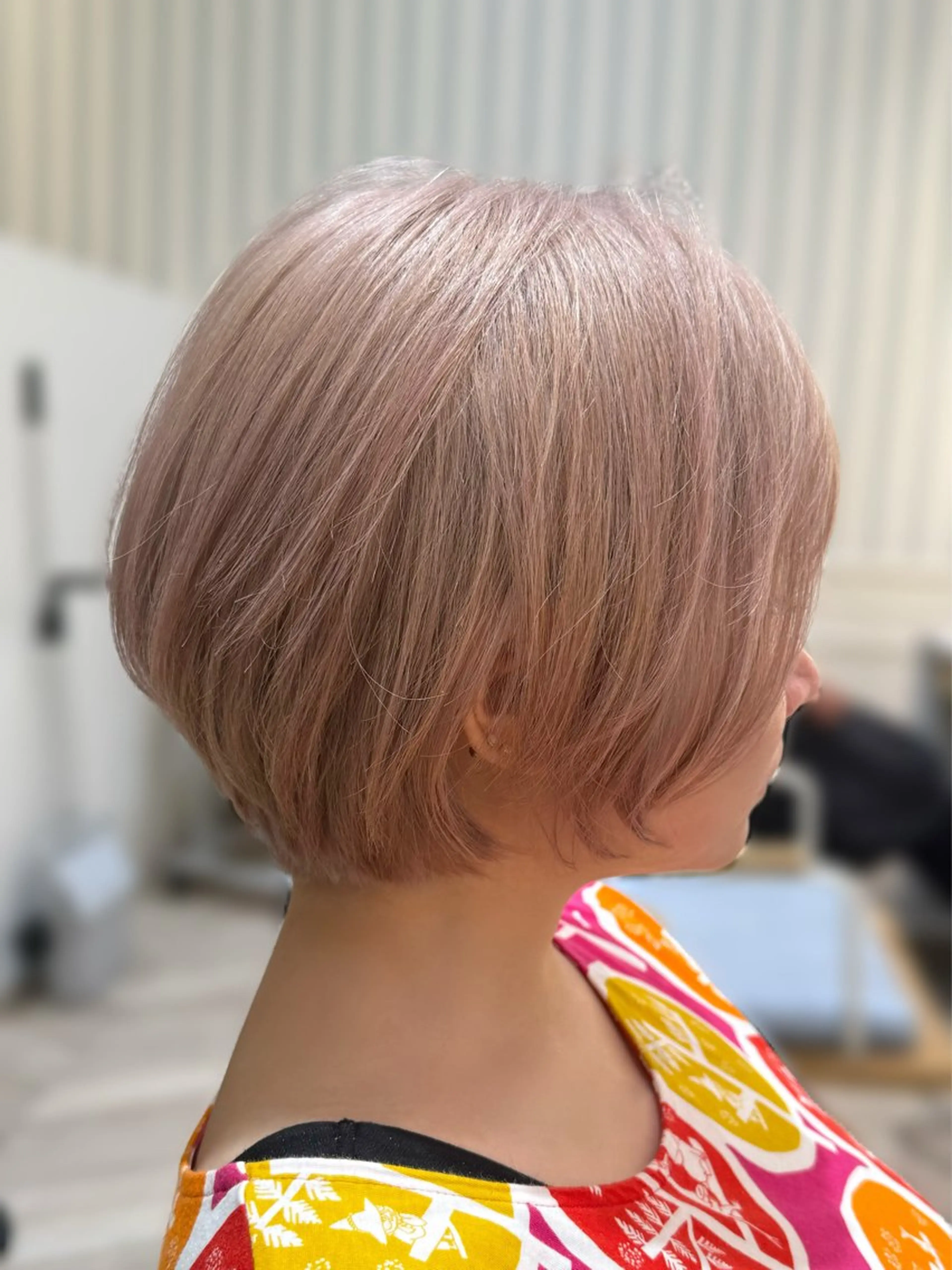 ショート カラー ベージュカラー ブリーチ ミルクティーベージュ ホワイトベージュ 大人メンズパーマ /石川瑠青のヘアスタイル