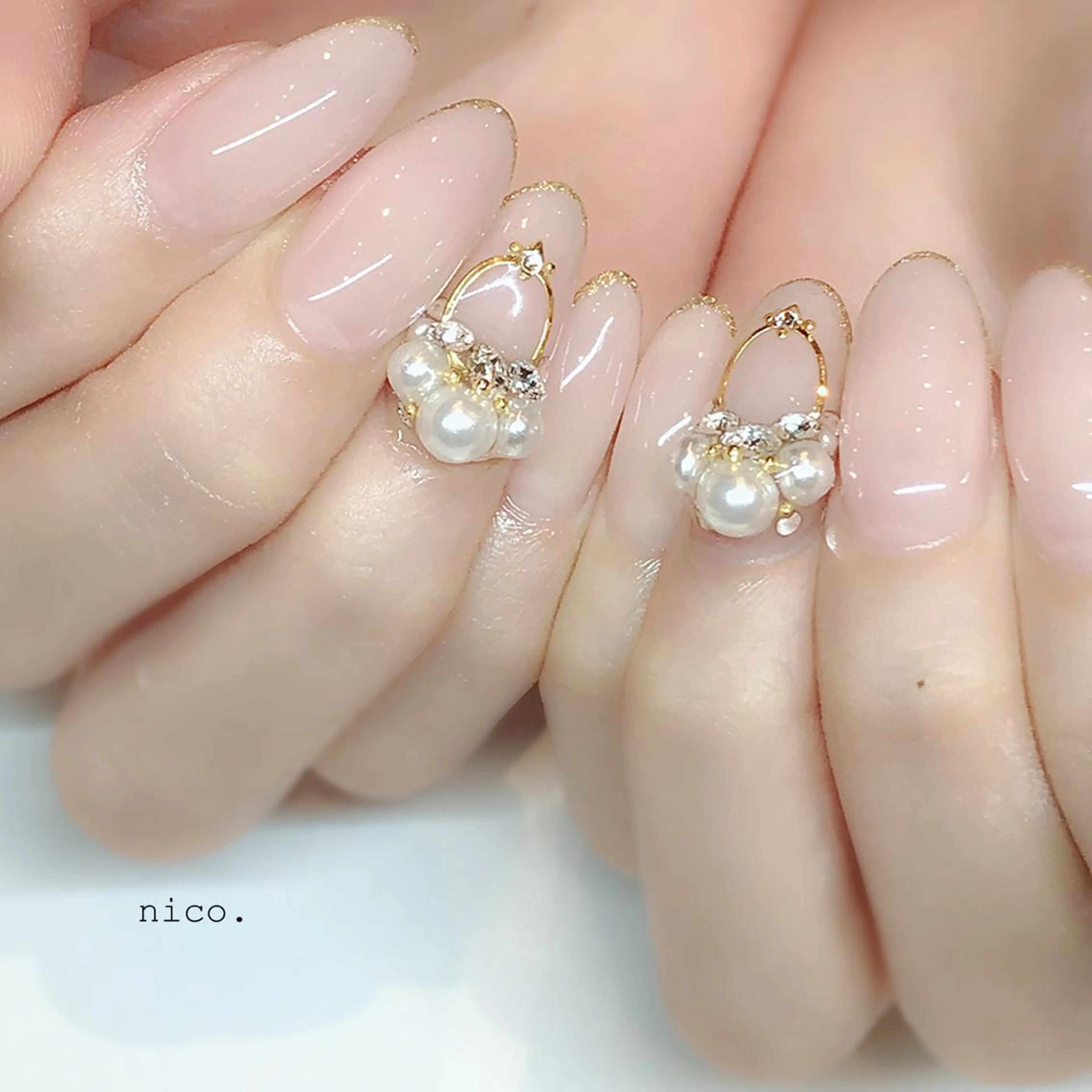 ネイル マツエク・マツパ フレンチネイル ラメ(グリッター) 三鷹🎀韓国ネイル/ niconail🪄のネイルデザイン