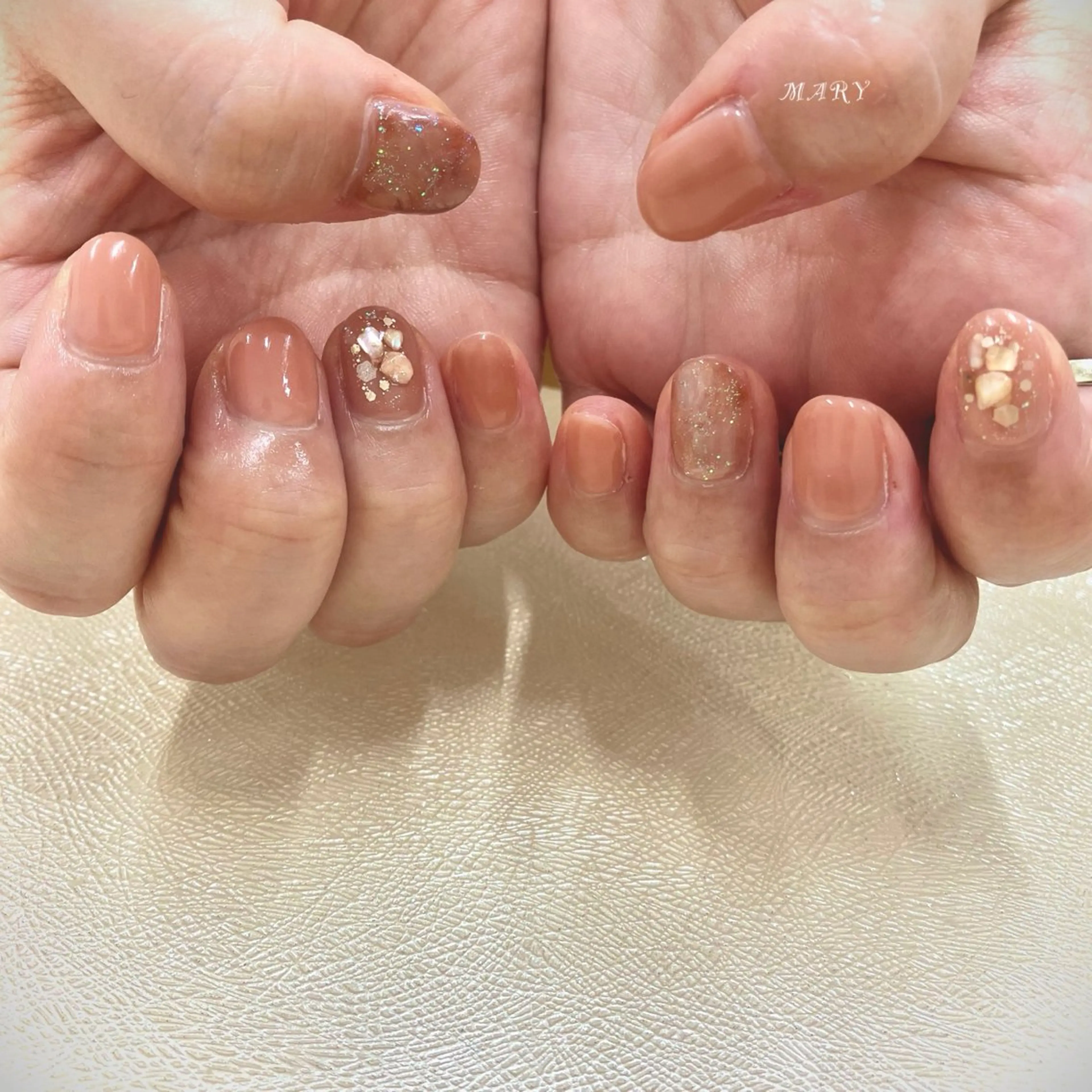 ネイル キラキラネイル マグネットネイル ニュアンスネイル ワンカラーネイル ハンドネイル Mary nail所属・Mary nail .narumiのネイルデザイン