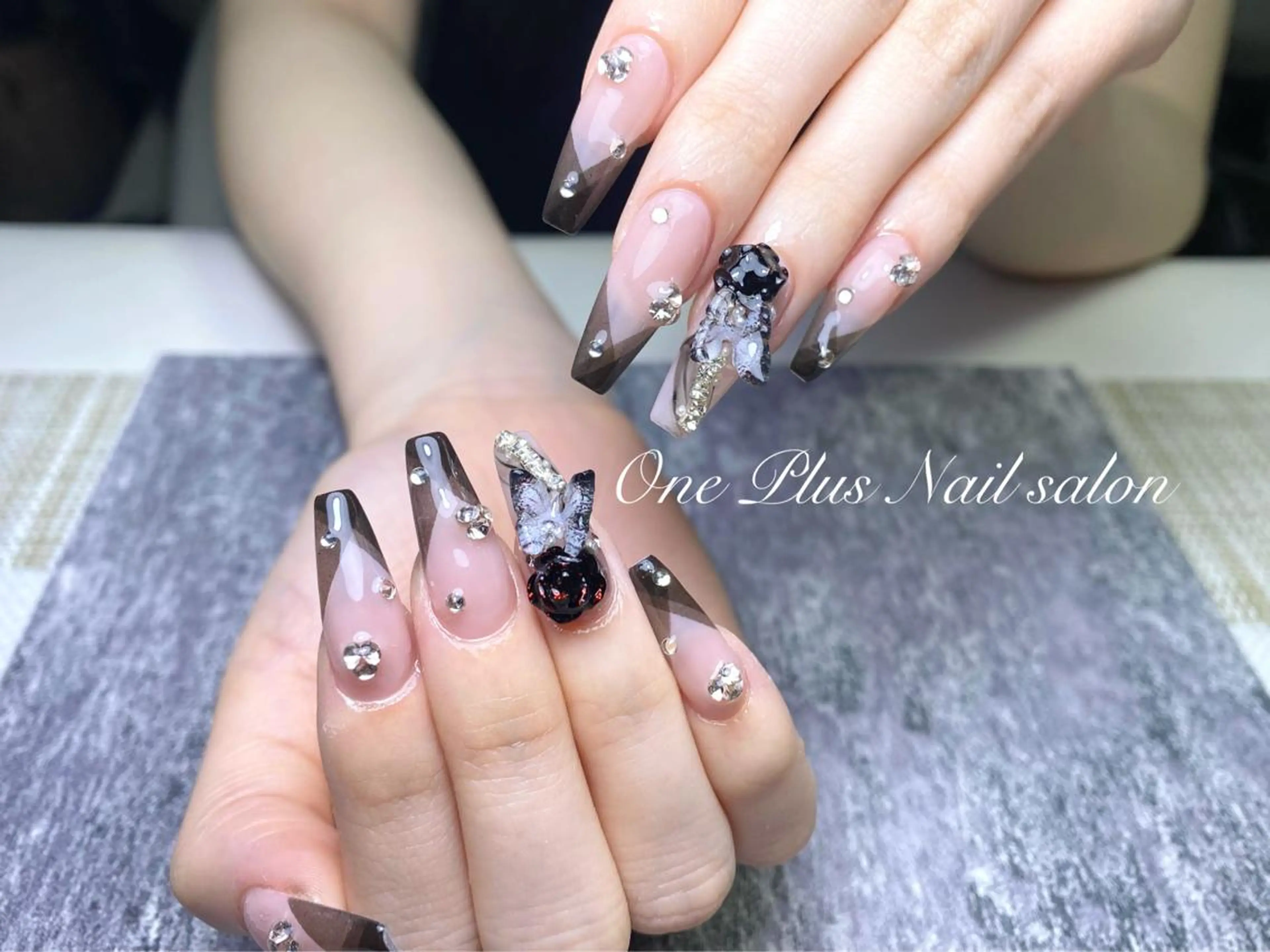 ネイル One Plus Nail Salonのネイルデザイン