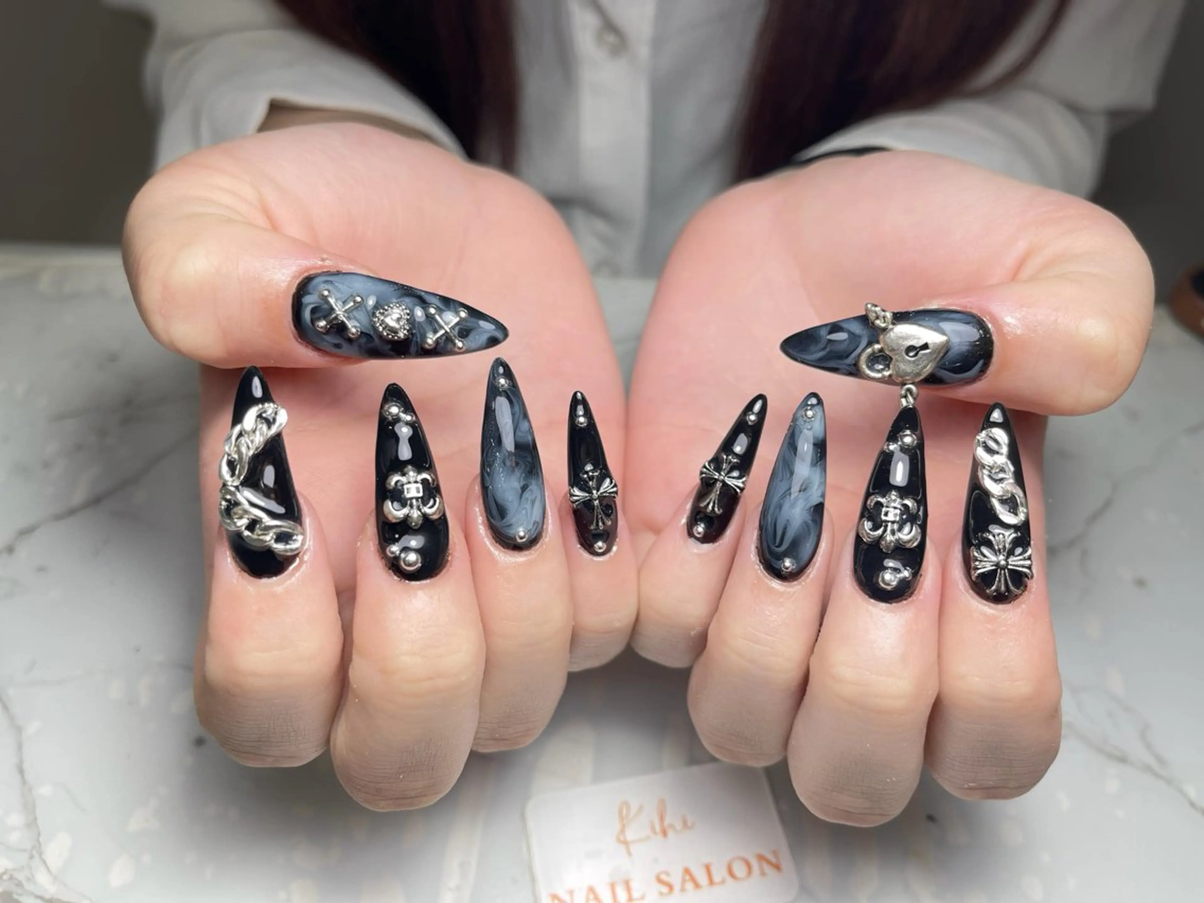 ネイル アートネイル フレンチネイル ジェルネイル グラデーション 韓国ネイル ハンドネイル 💕鈴木ユリ パラジェル/オフ無料のネイルデザイン