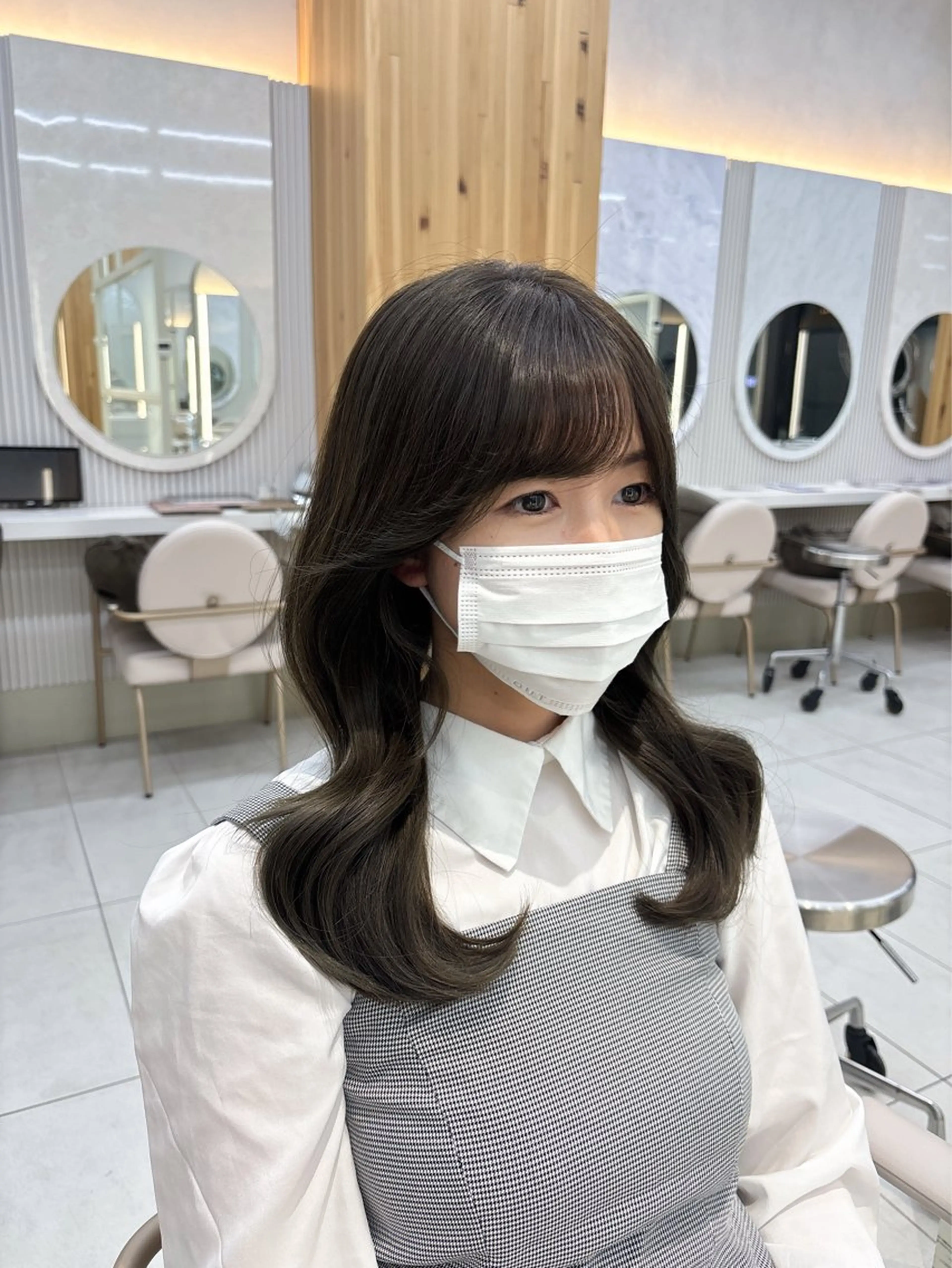 ミディアム 鈴木 彩莉のヘアスタイル